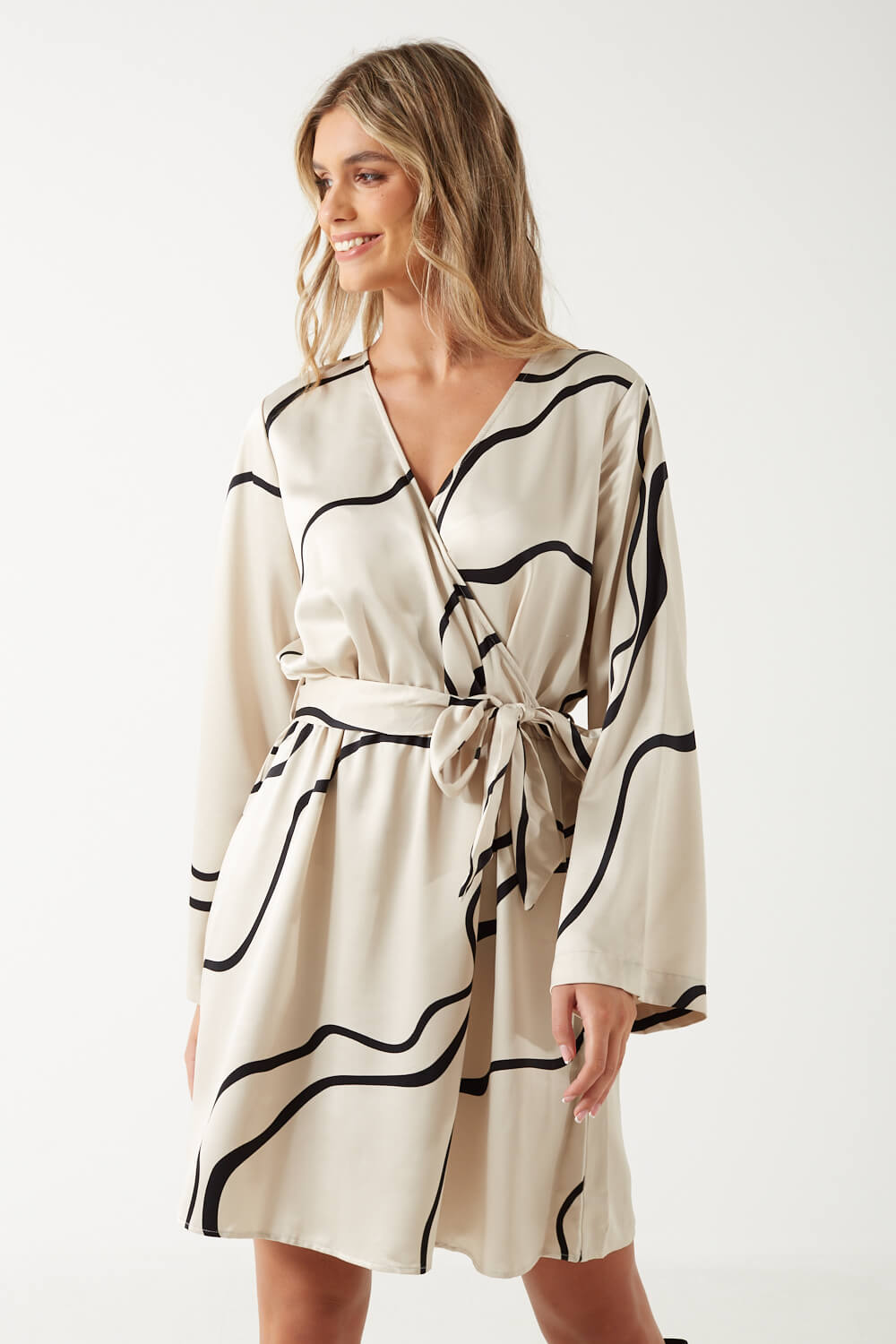 Merle Long Sleeve Short Wrap Printed Dress in Grey