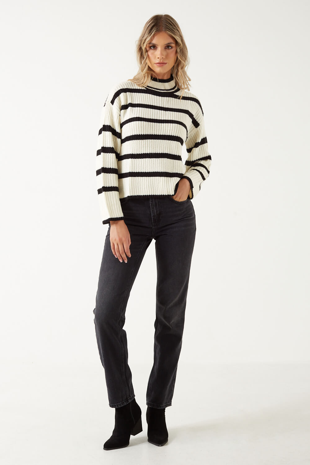 Hailey High Waist Straight Leg Jeans in Black