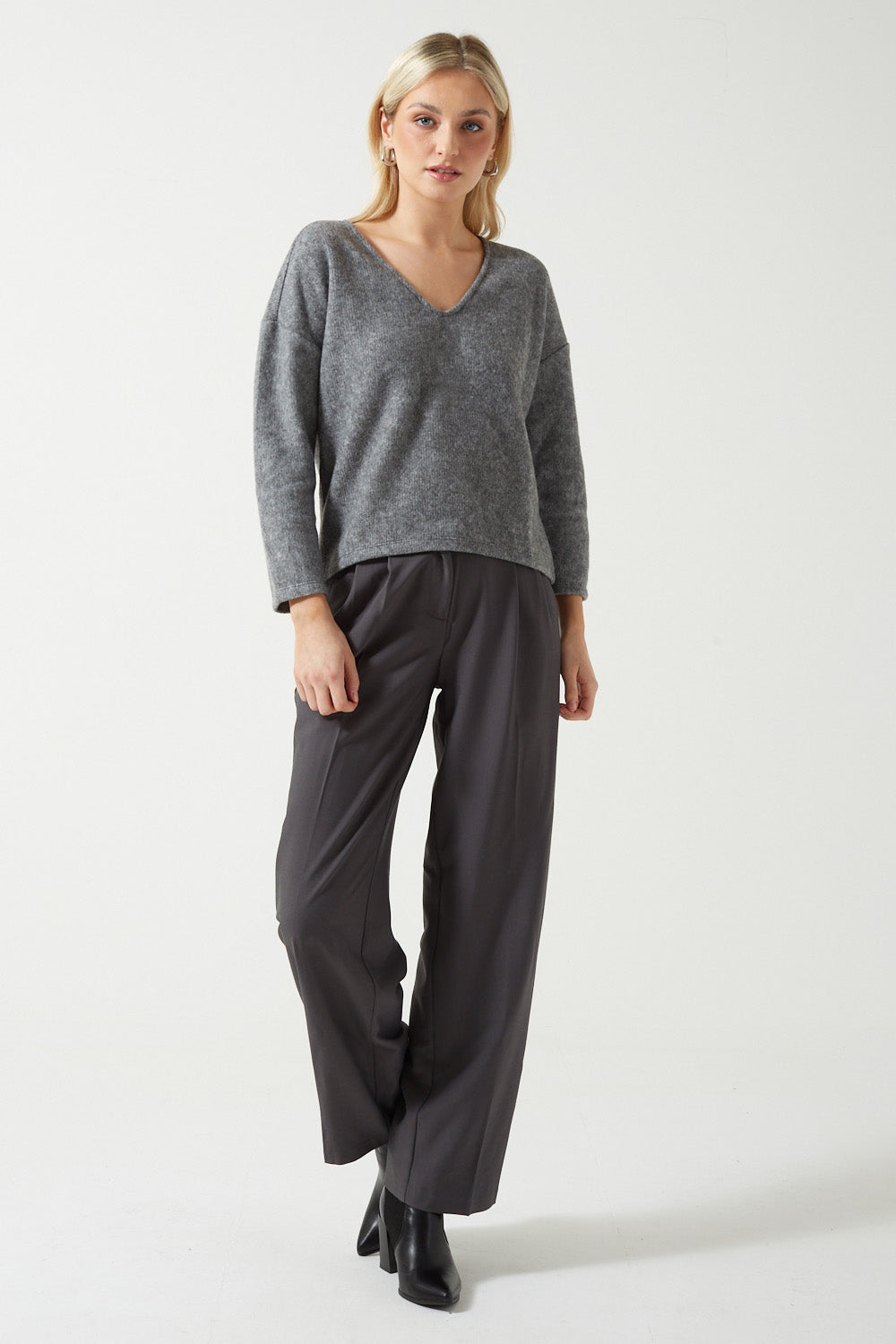 Blis 7/8 V-Neck Top in Grey Marl