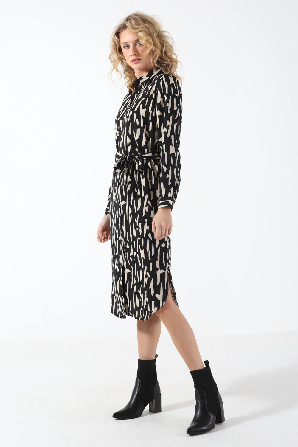 Divya L/S Above Calf Midi Shirt Dress in Black