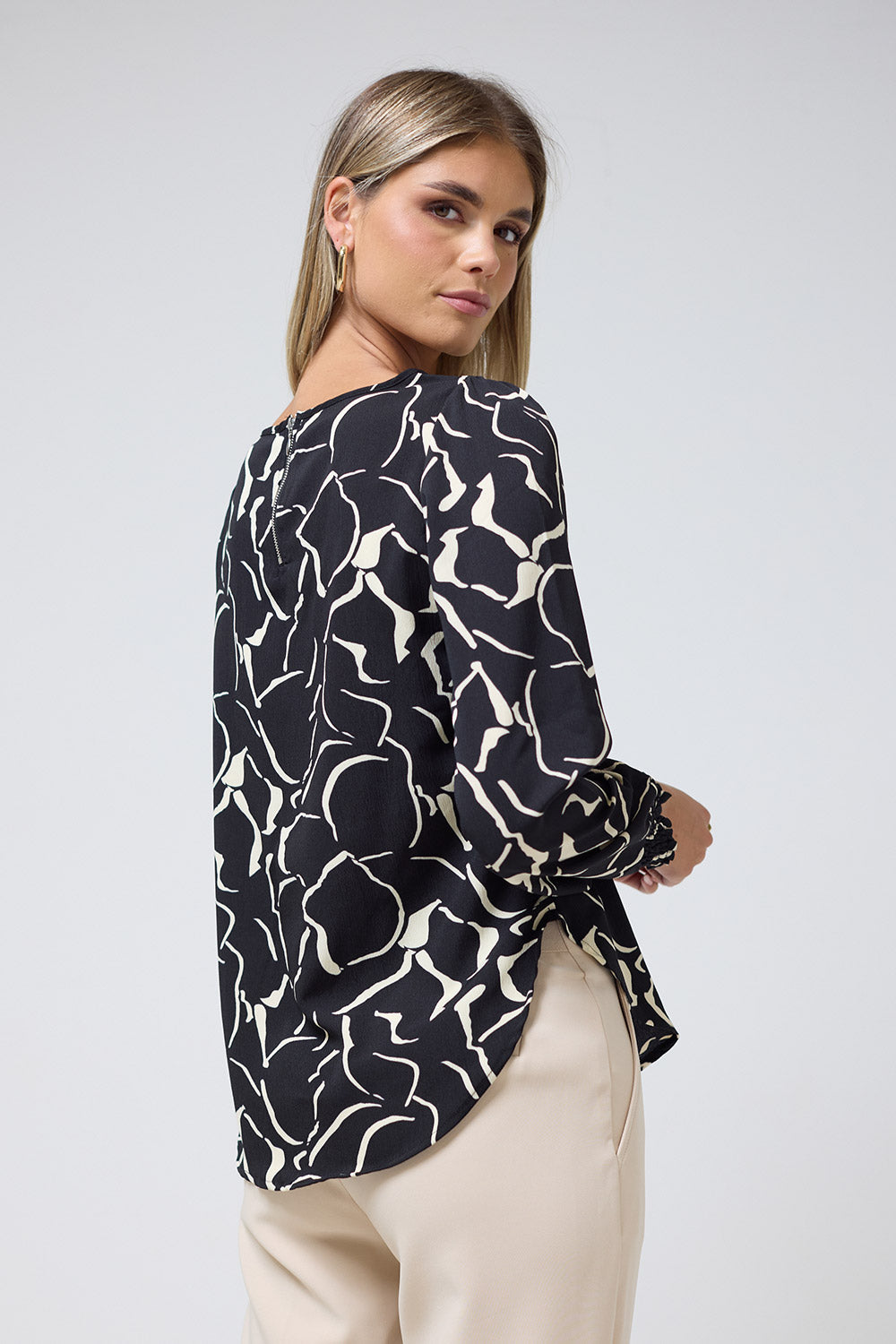 Elite Life Long Sleeve Printed Top in Black