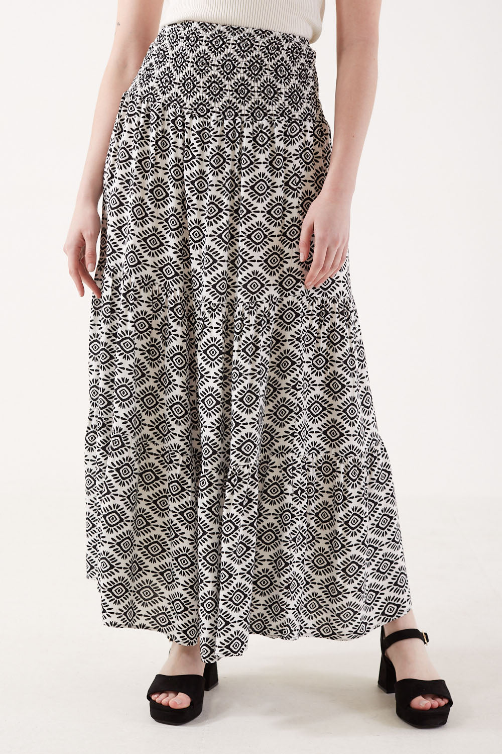 Amelia Geometric Printed High Waist Tiered Maxi Skirt in Black and White