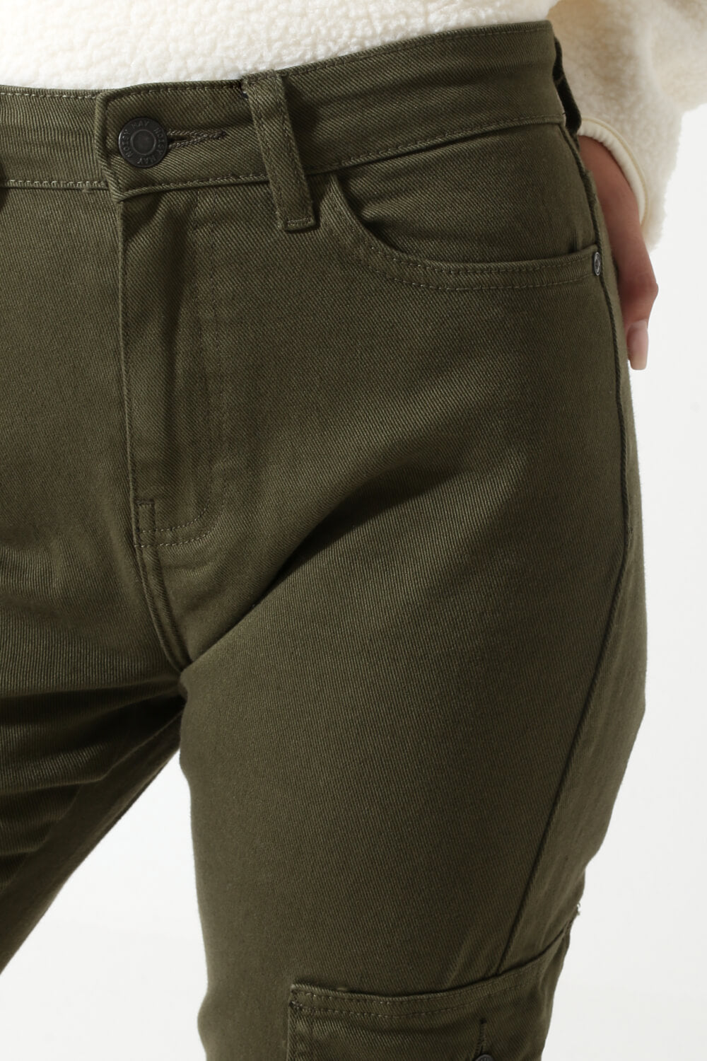 Moni HW Cargo Ankle Length Trousers in Khaki