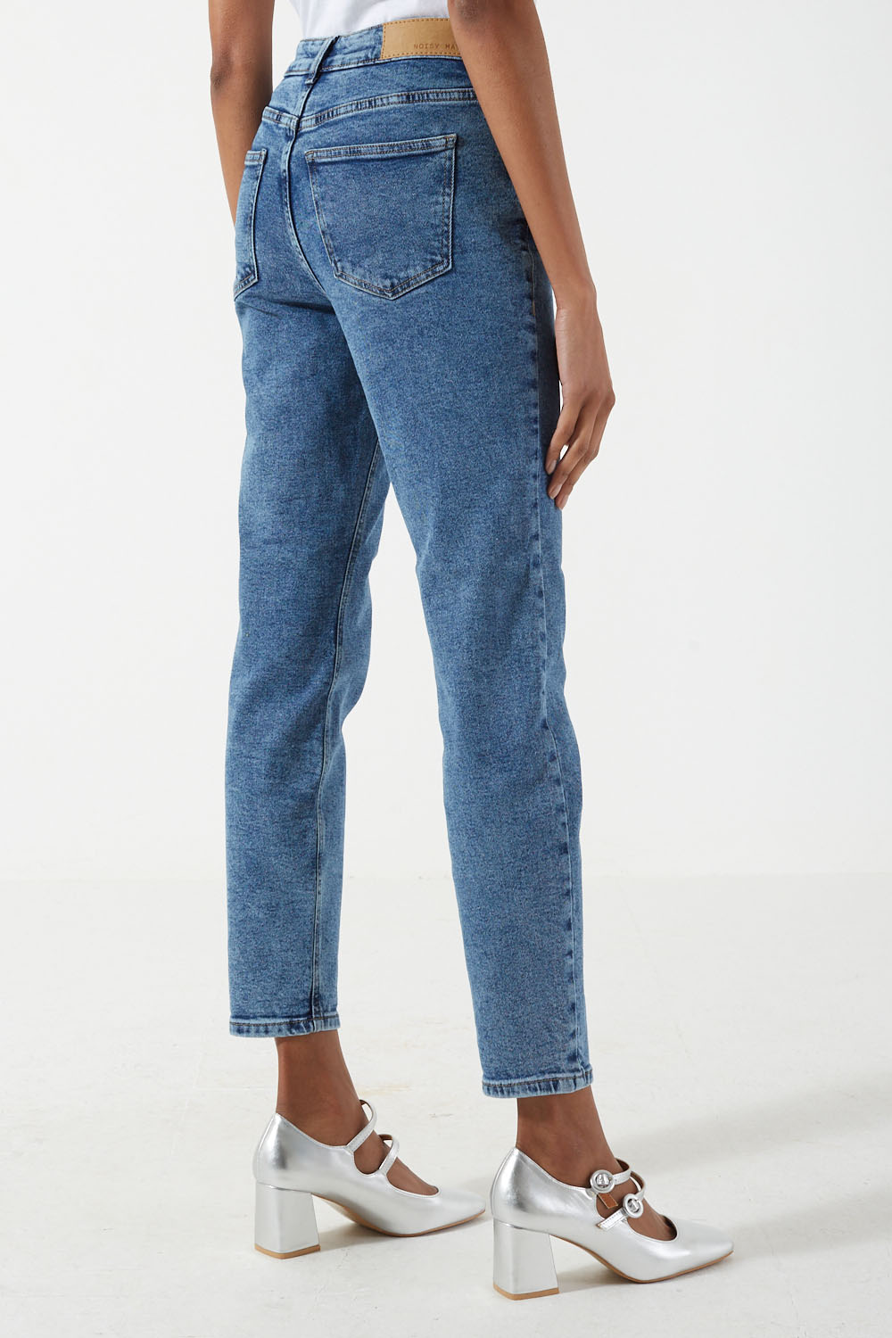 Moni HW Stoned Ankle Jeans in Blue