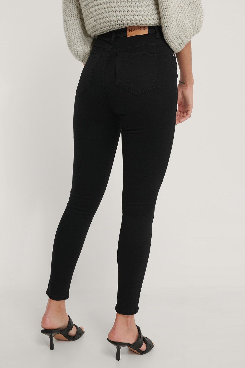 NA-KD Destroyed Skinny Jeans in Black