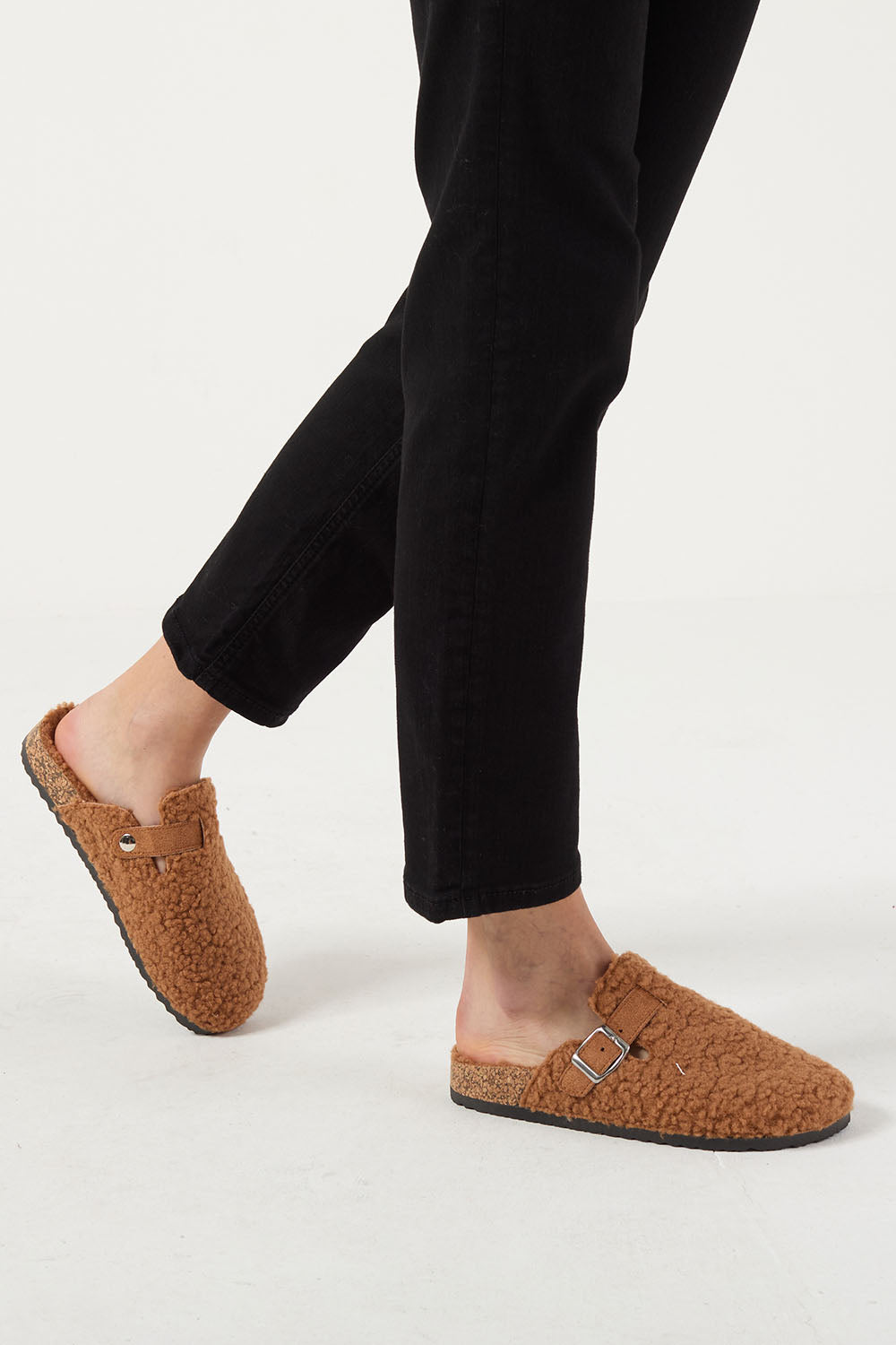 Dee Fluffy Slipon Slippers in Camel