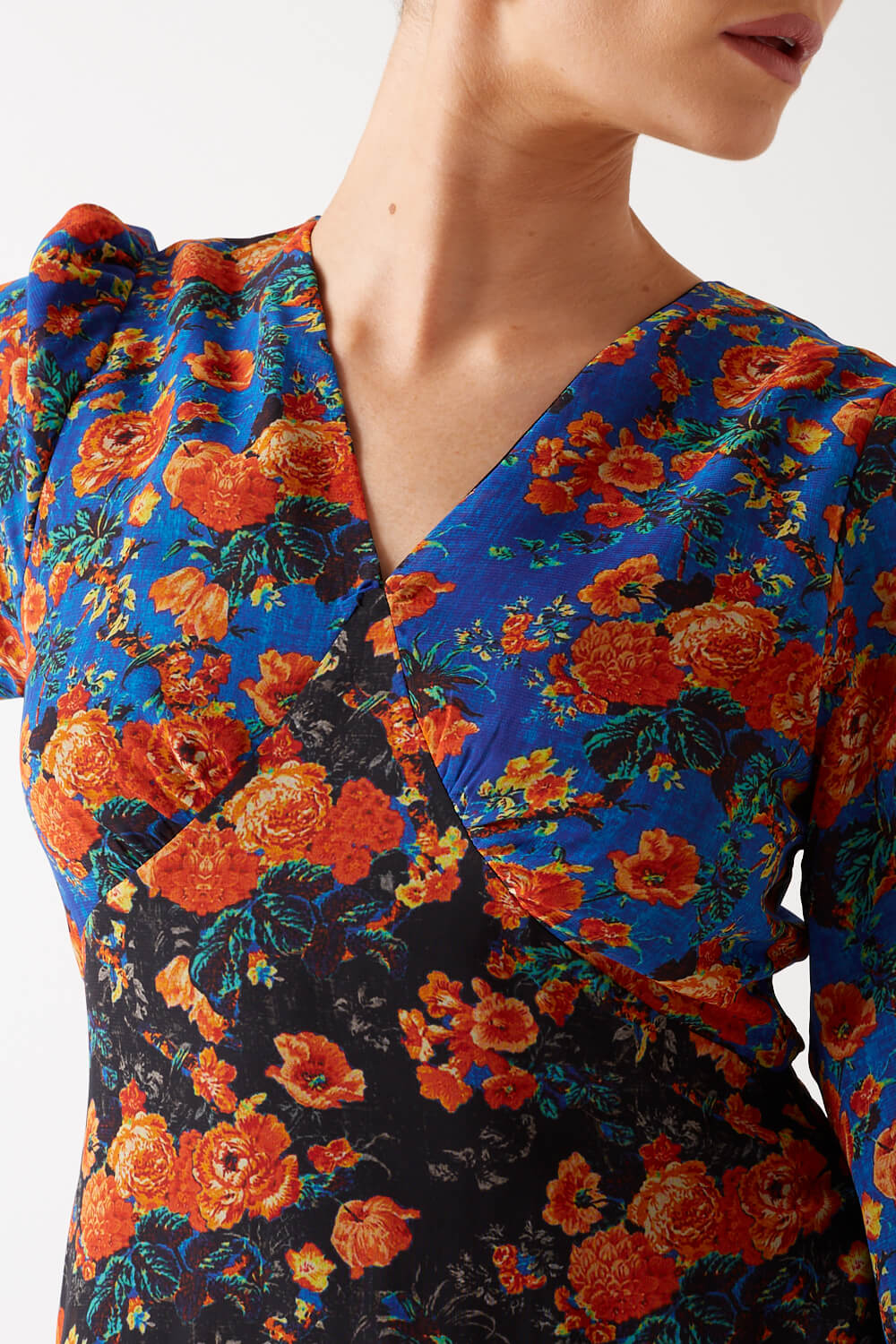 Adel Floral Print Maxi Dress in Blue