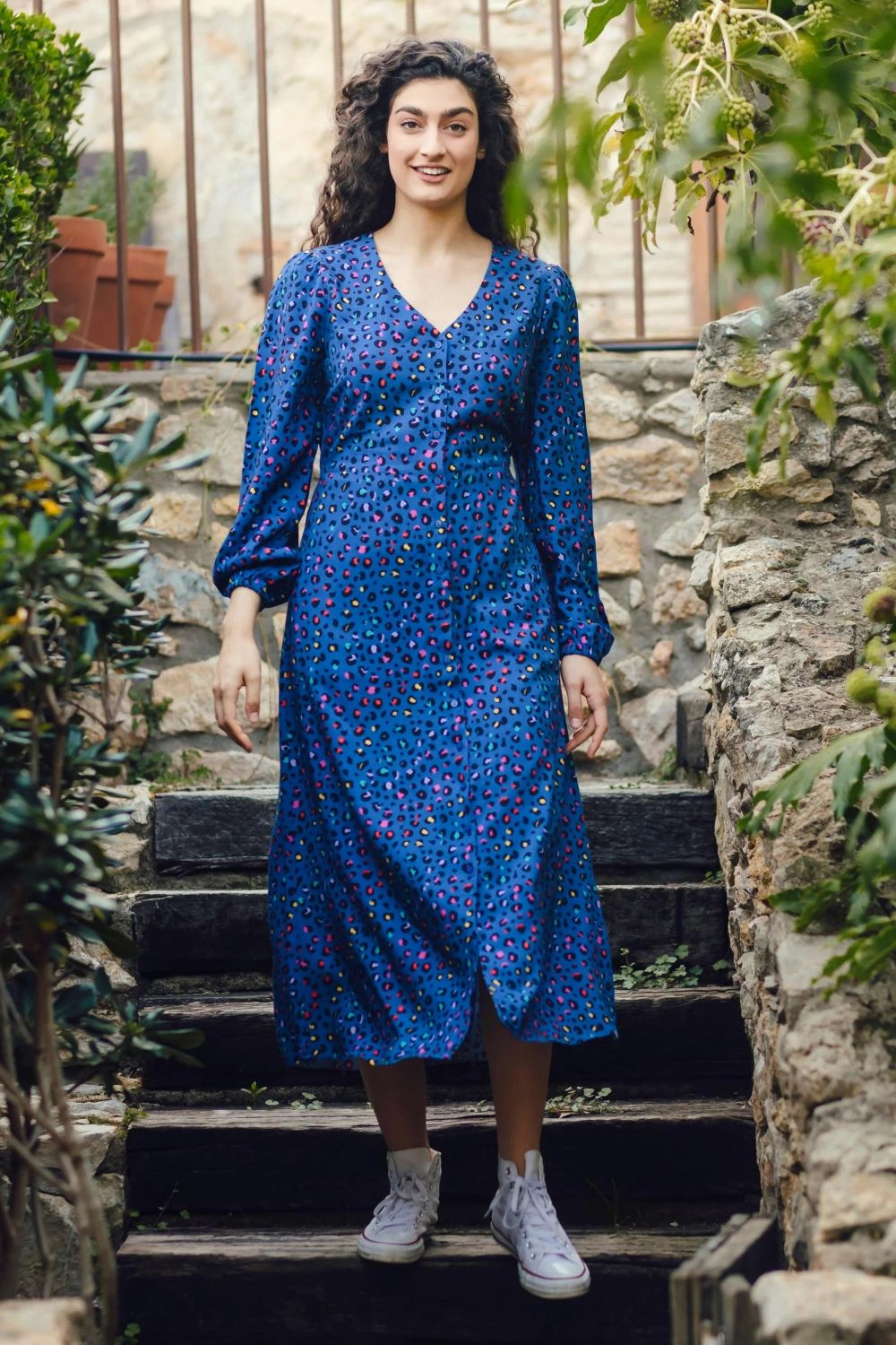 Fatimah V-Neck Maxi Dress in Navy