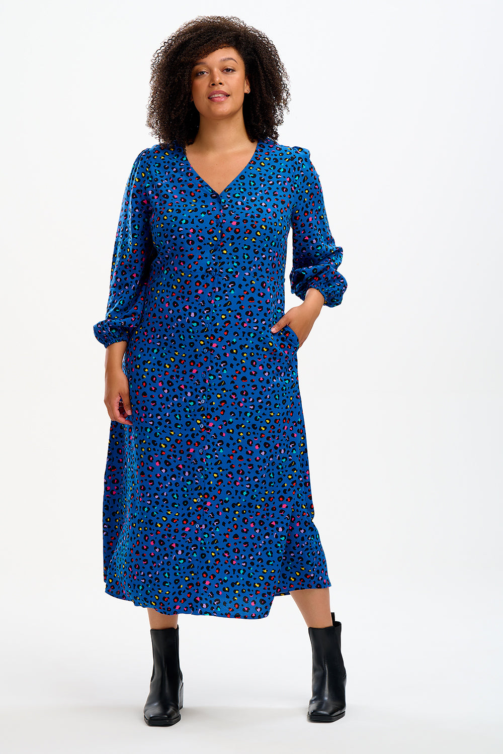 Fatimah V-Neck Maxi Dress in Navy