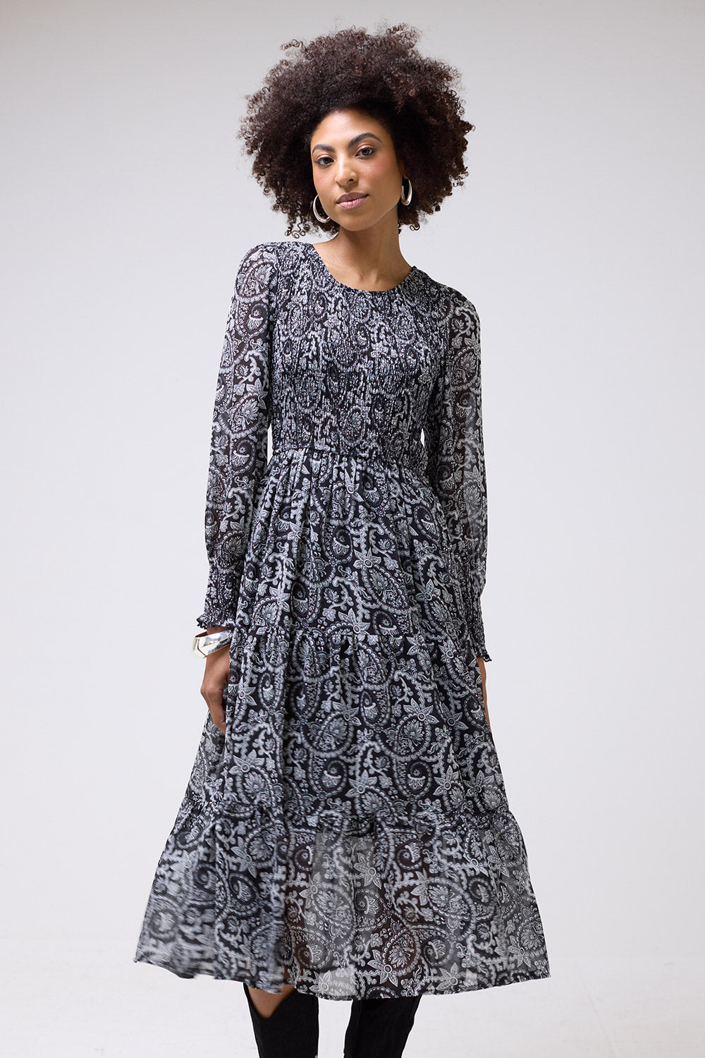 Betty Paisley Printed Shirred Midi Smock Dress in Black and White