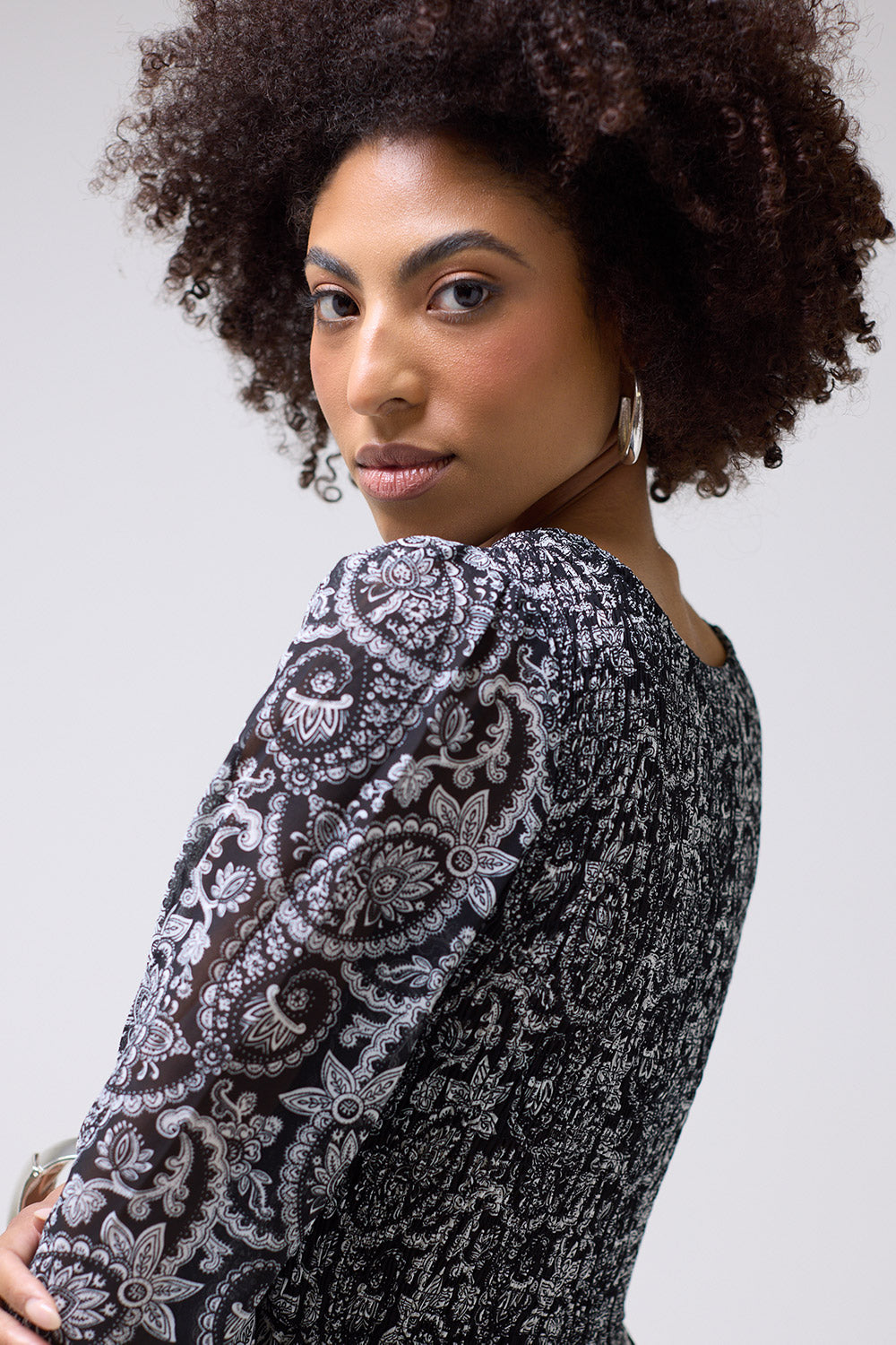 Betty Paisley Printed Shirred Midi Smock Dress in Black and White