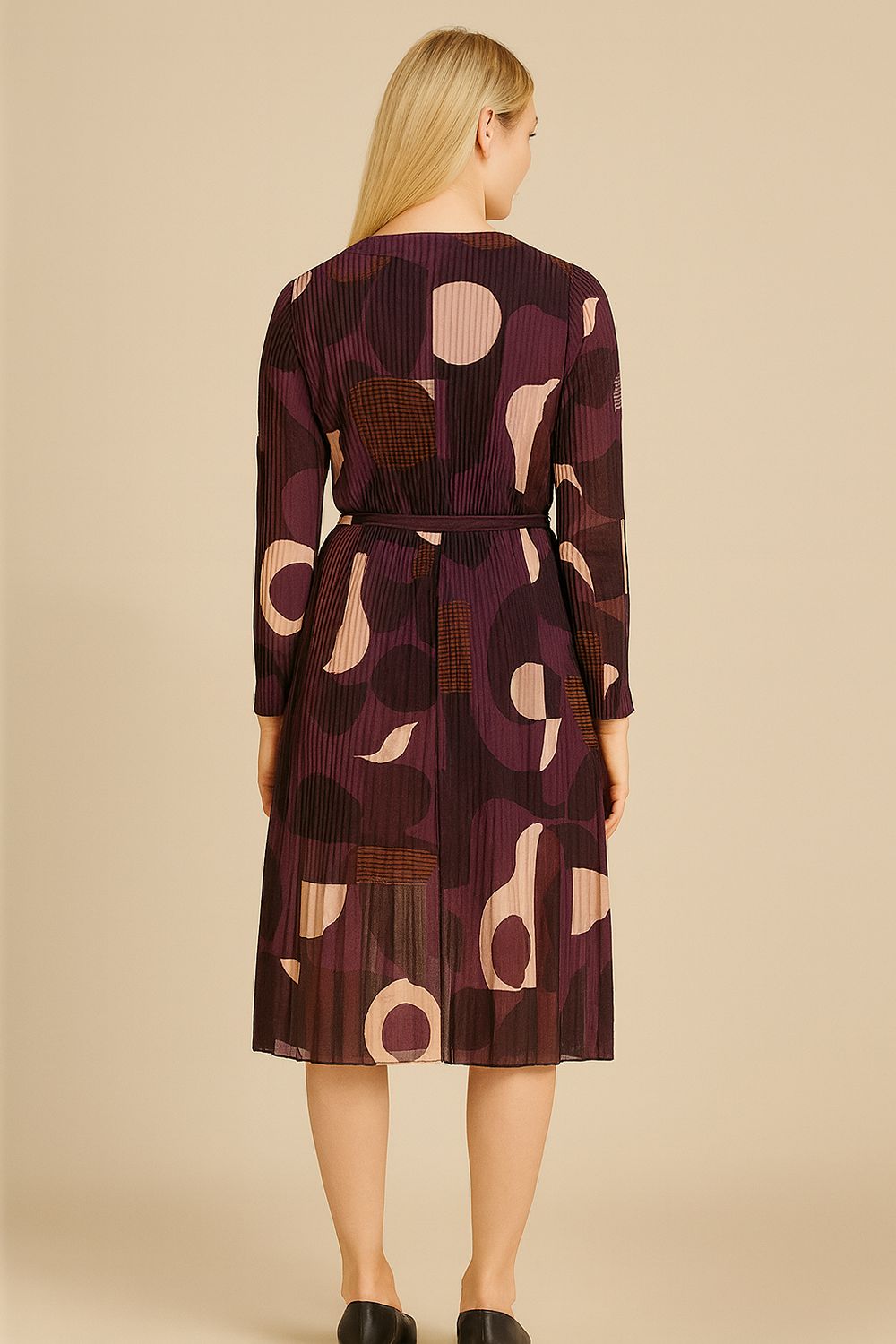 Maggie Plisse Printed Midi Dress in Puruple