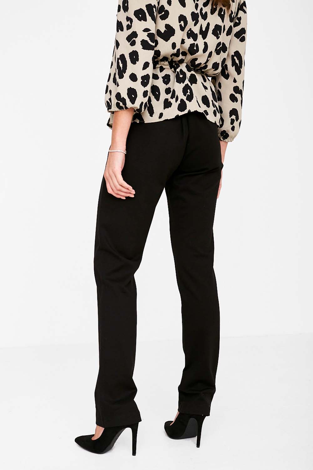 Darla Straight Leg Trousers in Black
