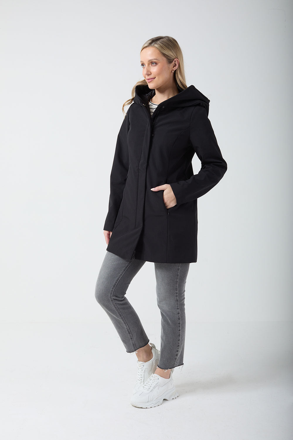 Donna Wrap Jacket in Black