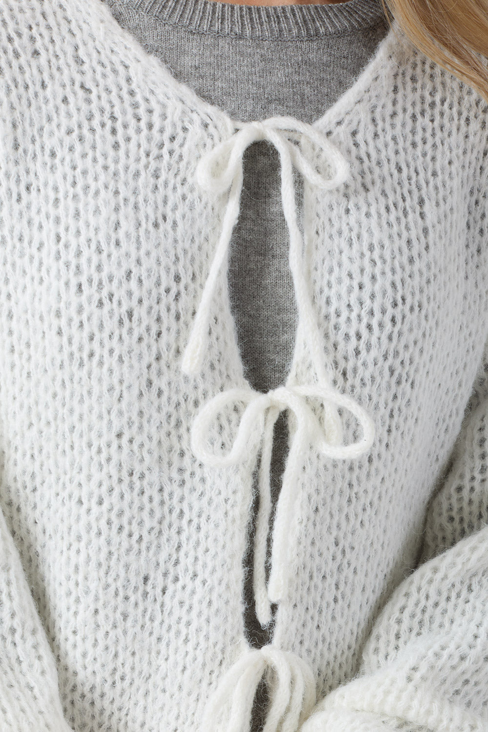 Loa Bow Detail Cardigan in White
