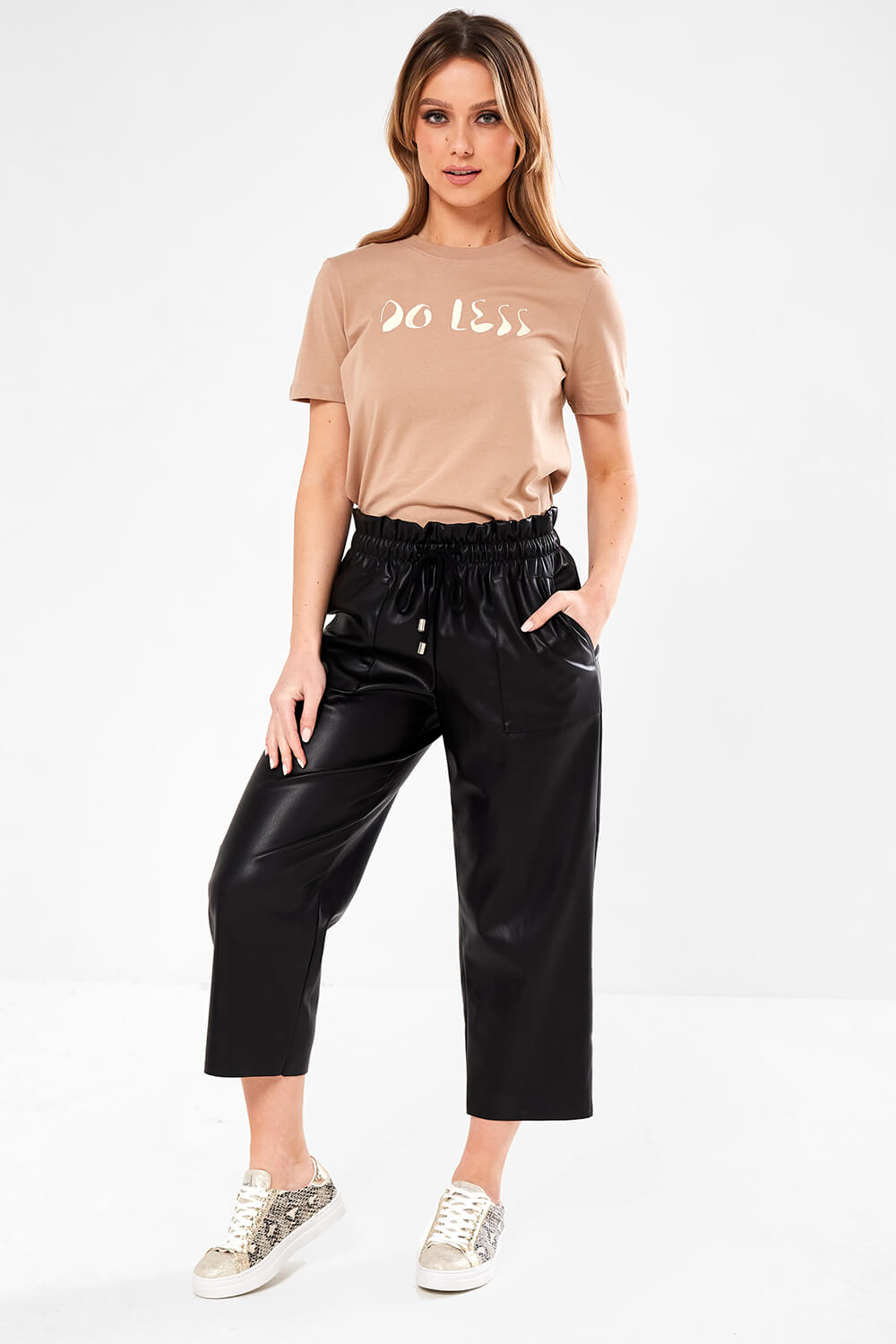 Liwy Do Less Tee in Beige