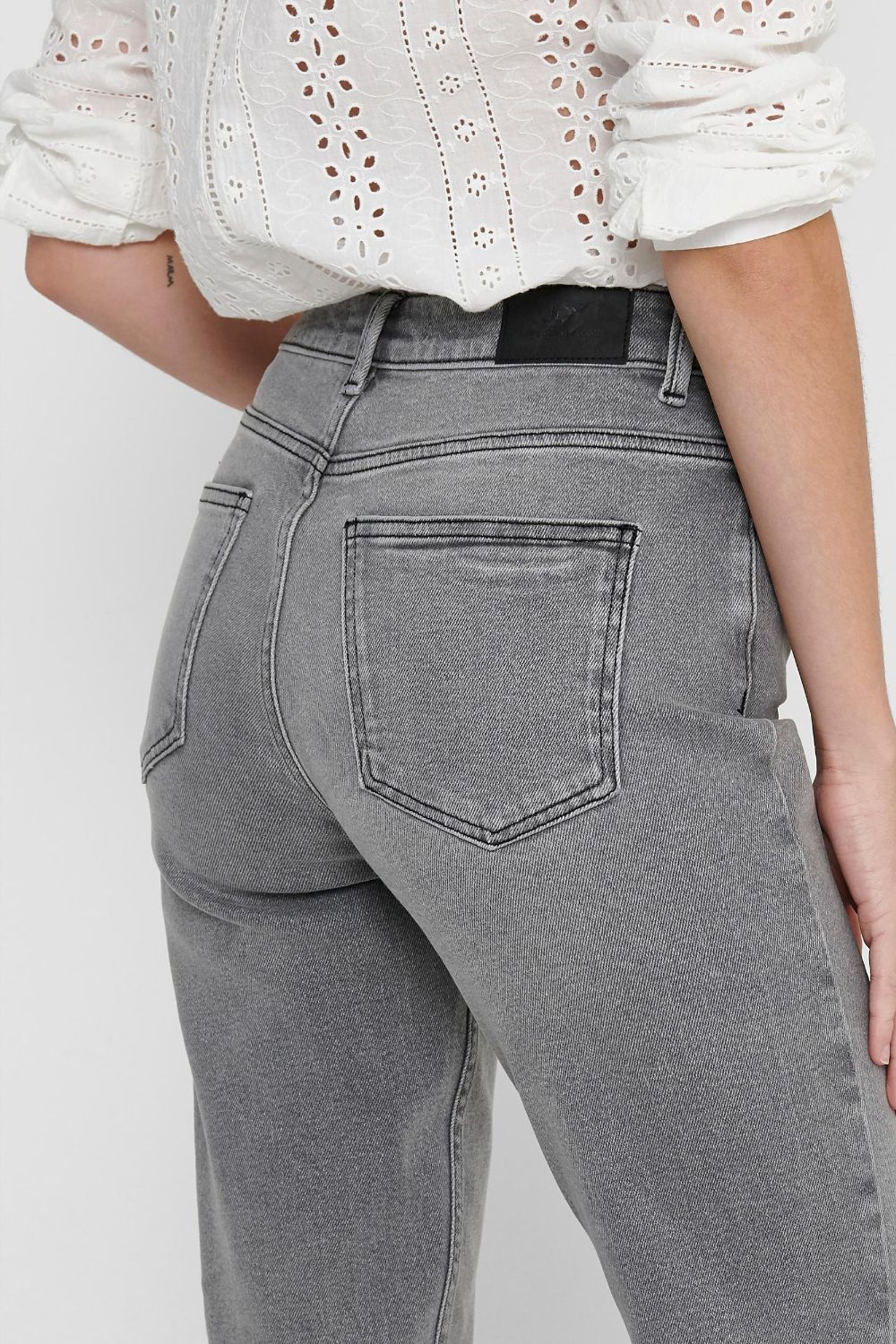 Kiya High Waist Jeans in Grey