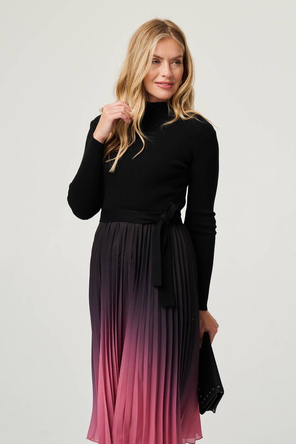 Ombre Tie Waist Pleated Knit Midi Dress in Black