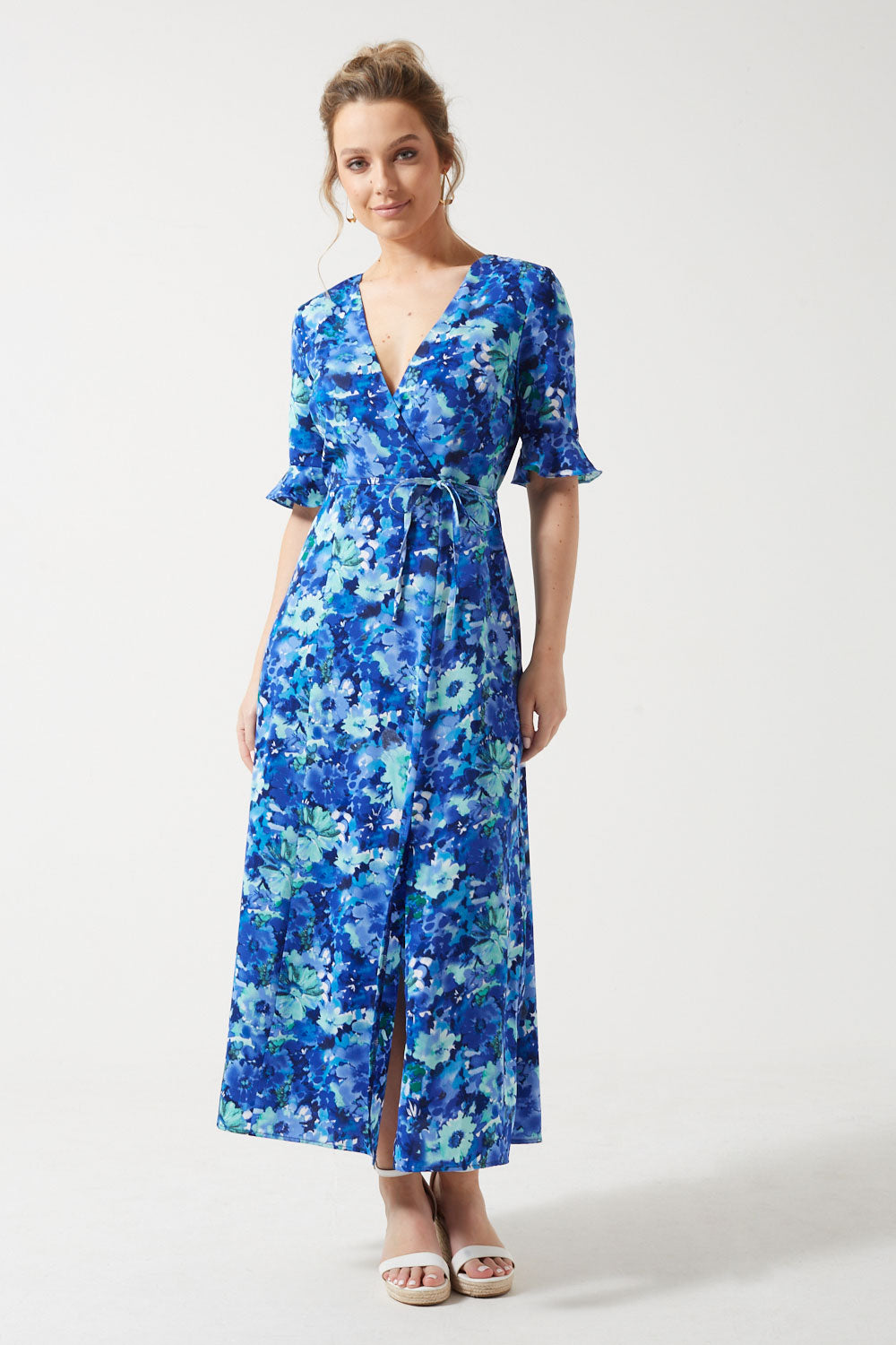 Nayla Floral Print Midi Dress in Blue