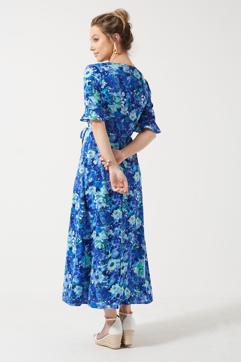 Kayla Floral Print Midi Dress in Blue Floral