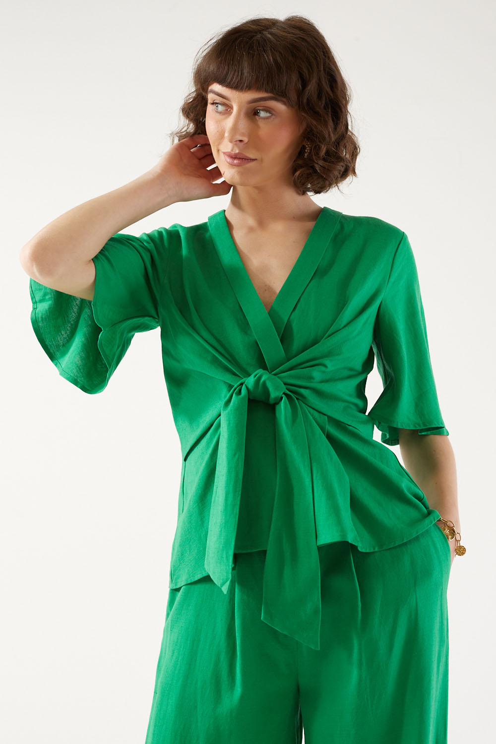 Roberta V-Neck Tie Linen Top in Green