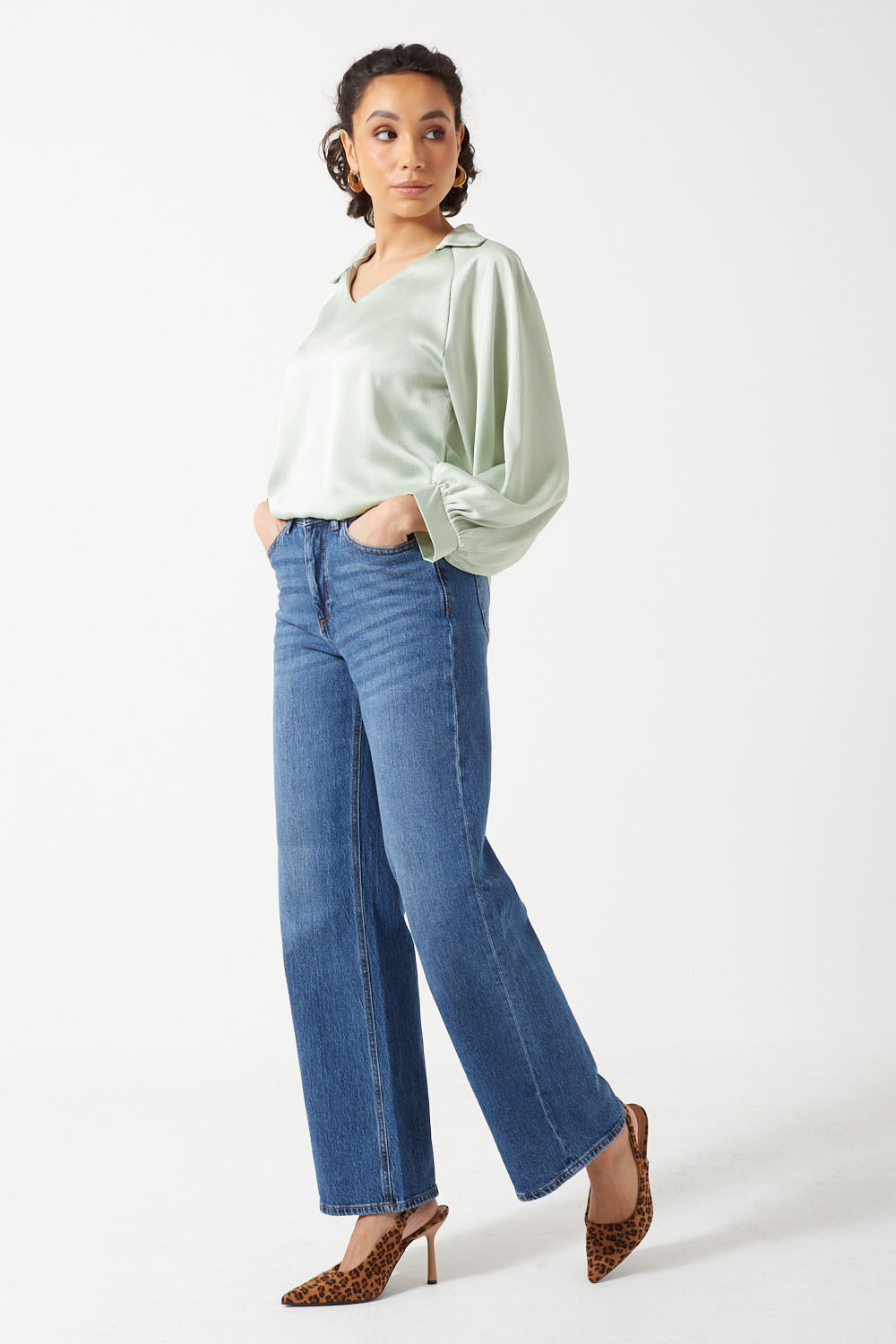 Julie Long Sleeves Collared Blouse in Green