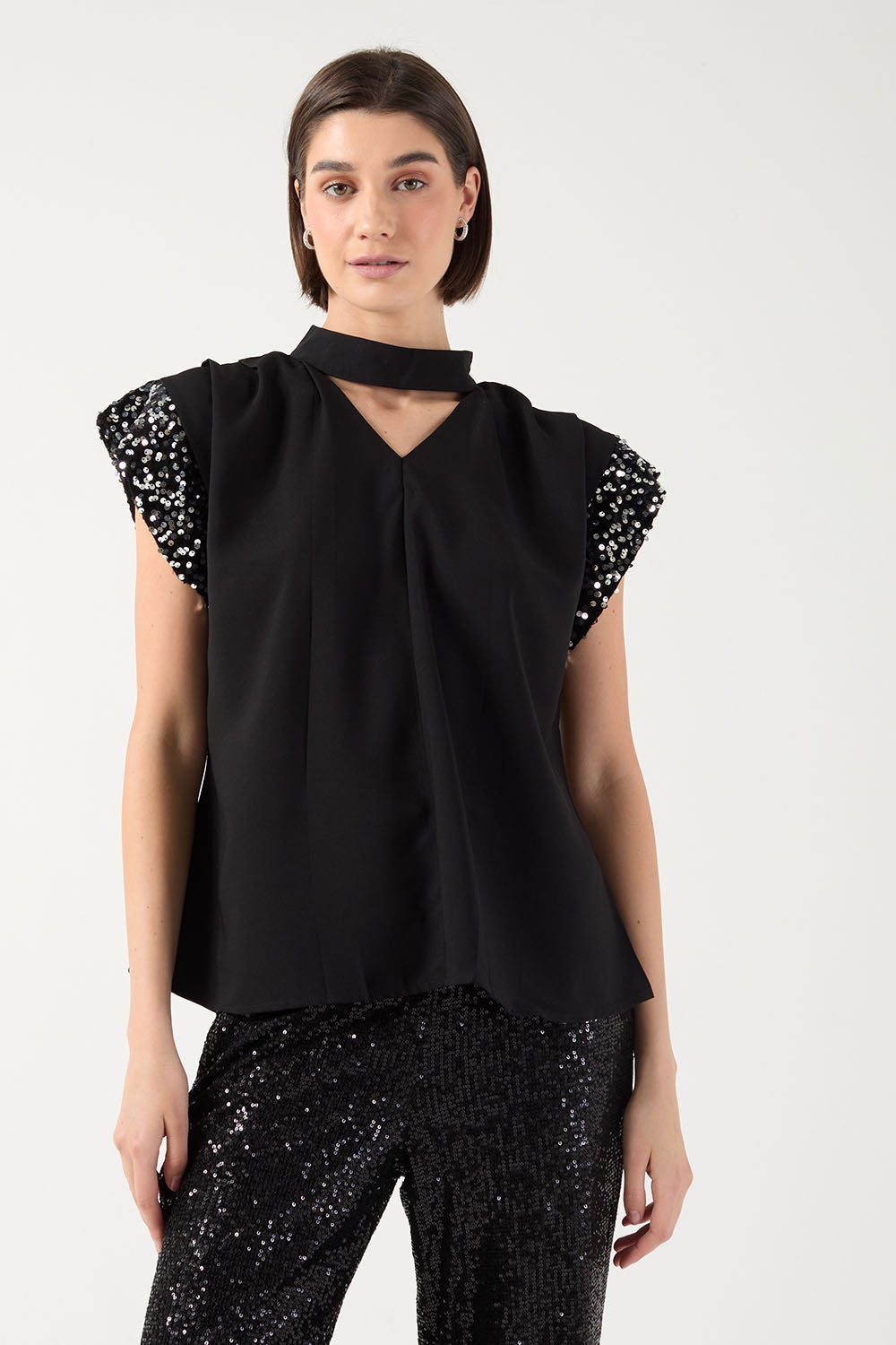 Morgan Seqin Trim Top in Black