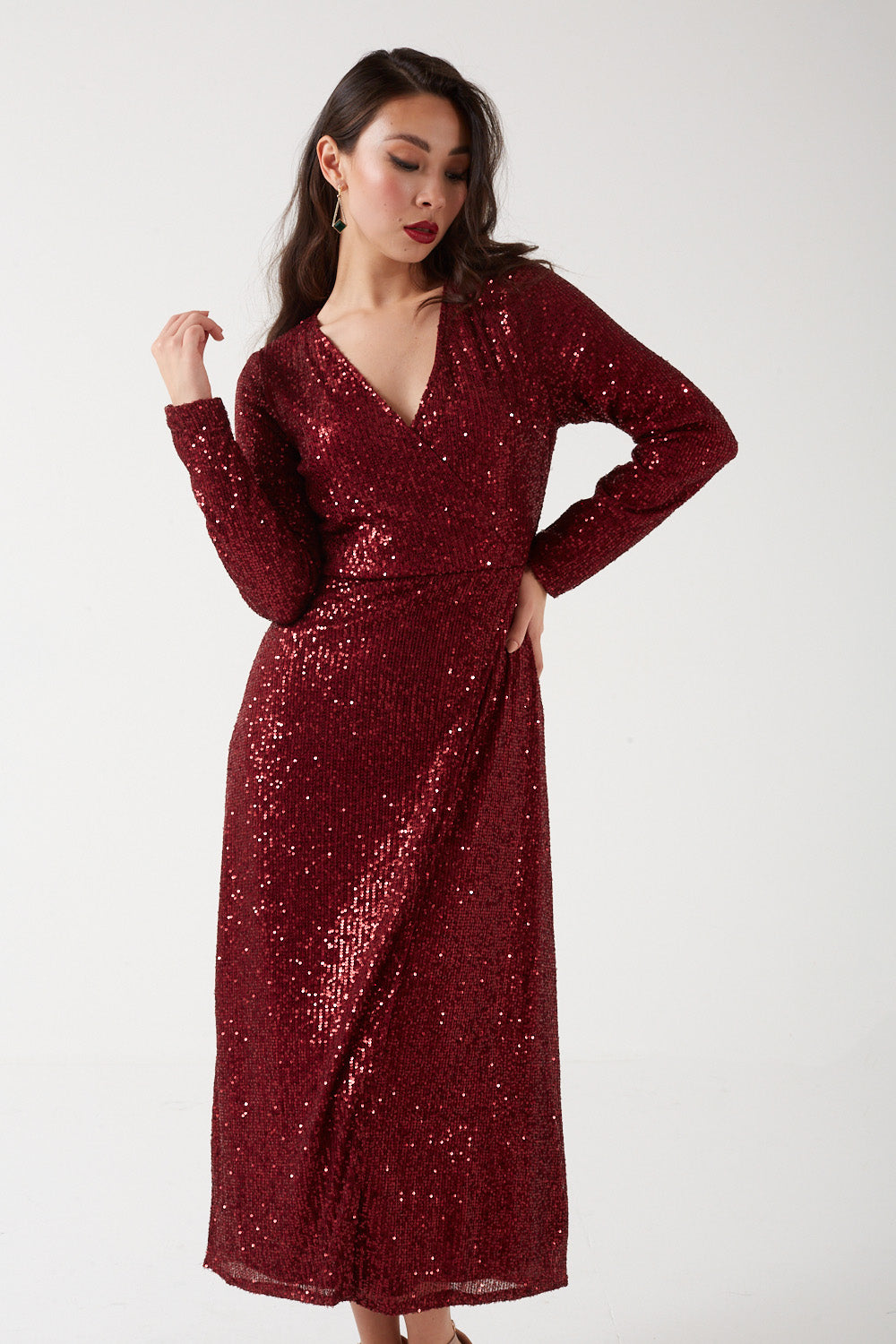 Mianna Long Sleeve Sequin Midi Dress in Wine