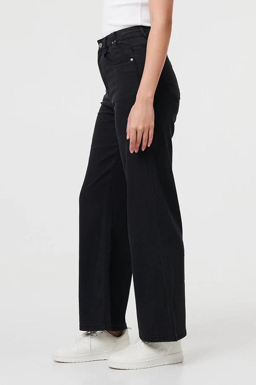 Judy High Waist Relaxed Wide Leg Jeans in Blue