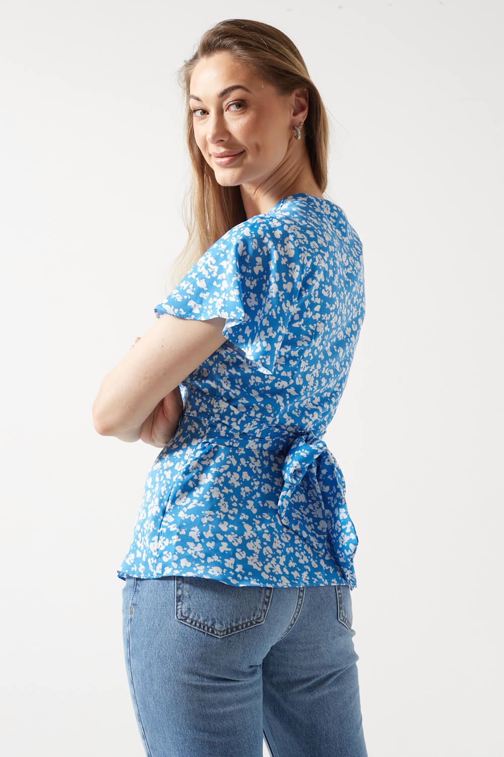 Cecelia Printed V-Neck Top in Blue