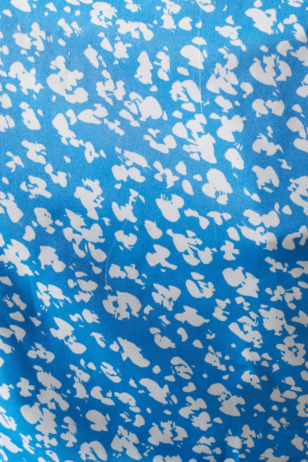 Cecelia Printed V-Neck Top in Blue