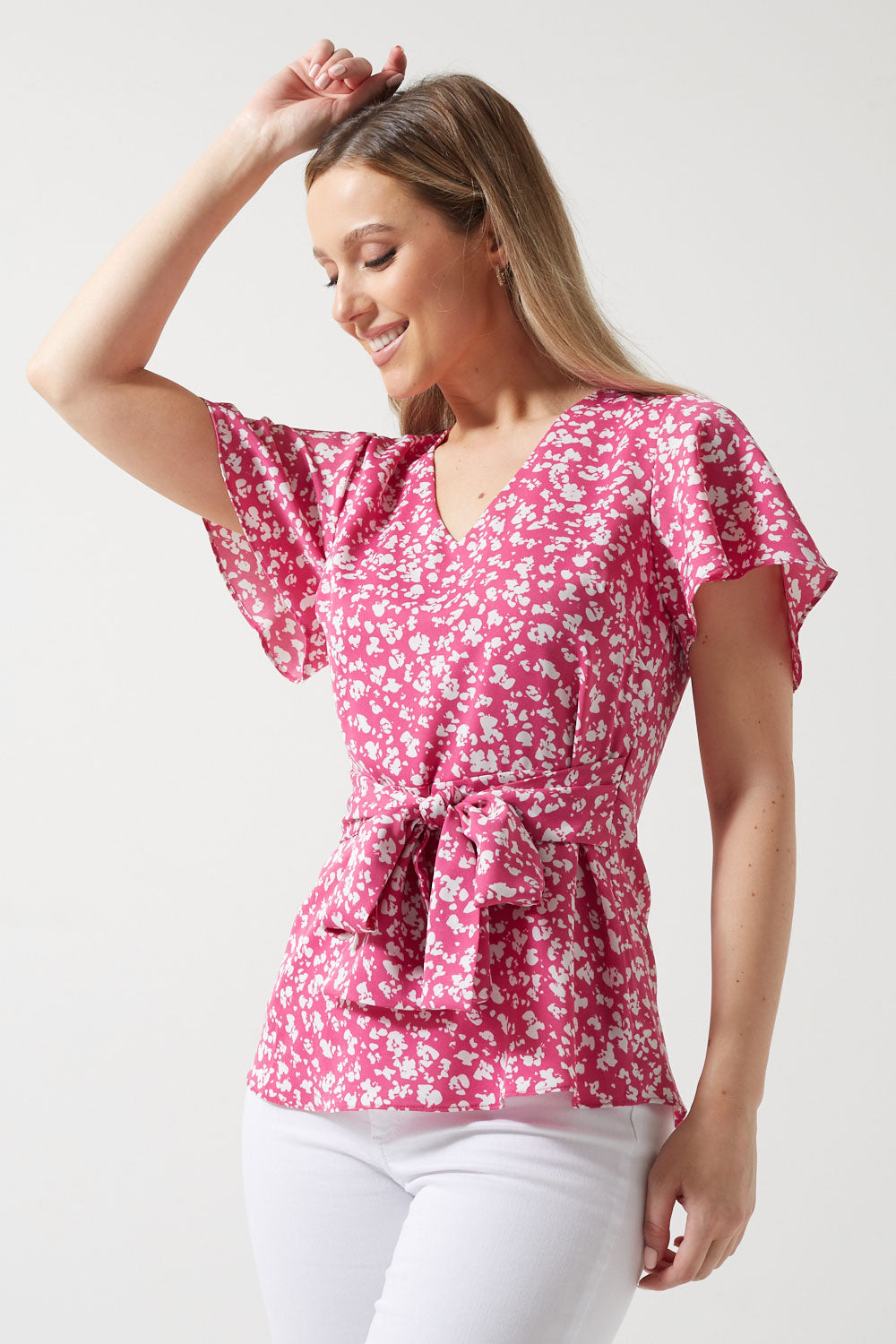 Cecelia Printed V-Neck Top in Pink