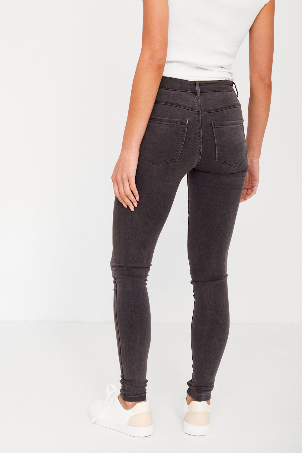 Rain Regular Skinny Jeans in Dark Grey