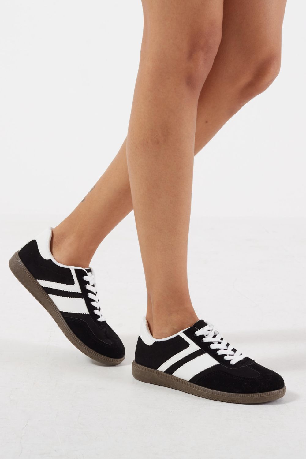 Sammy Casual Retro Trainers in Black