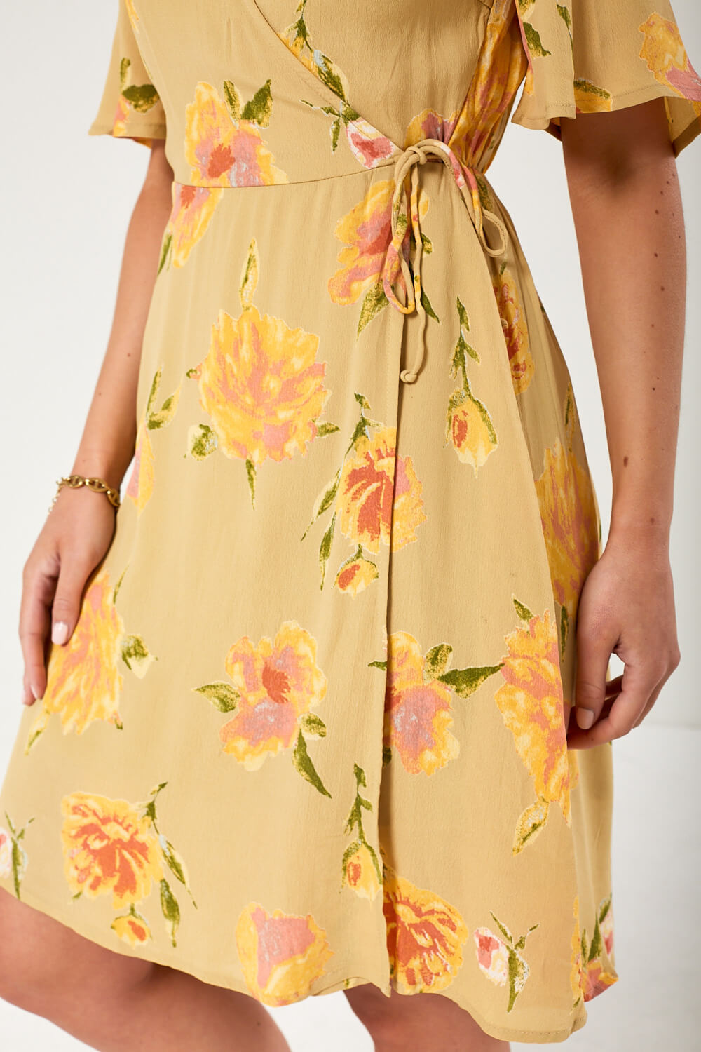 Tianna Floral Print Wrap Dress in Light Mustard