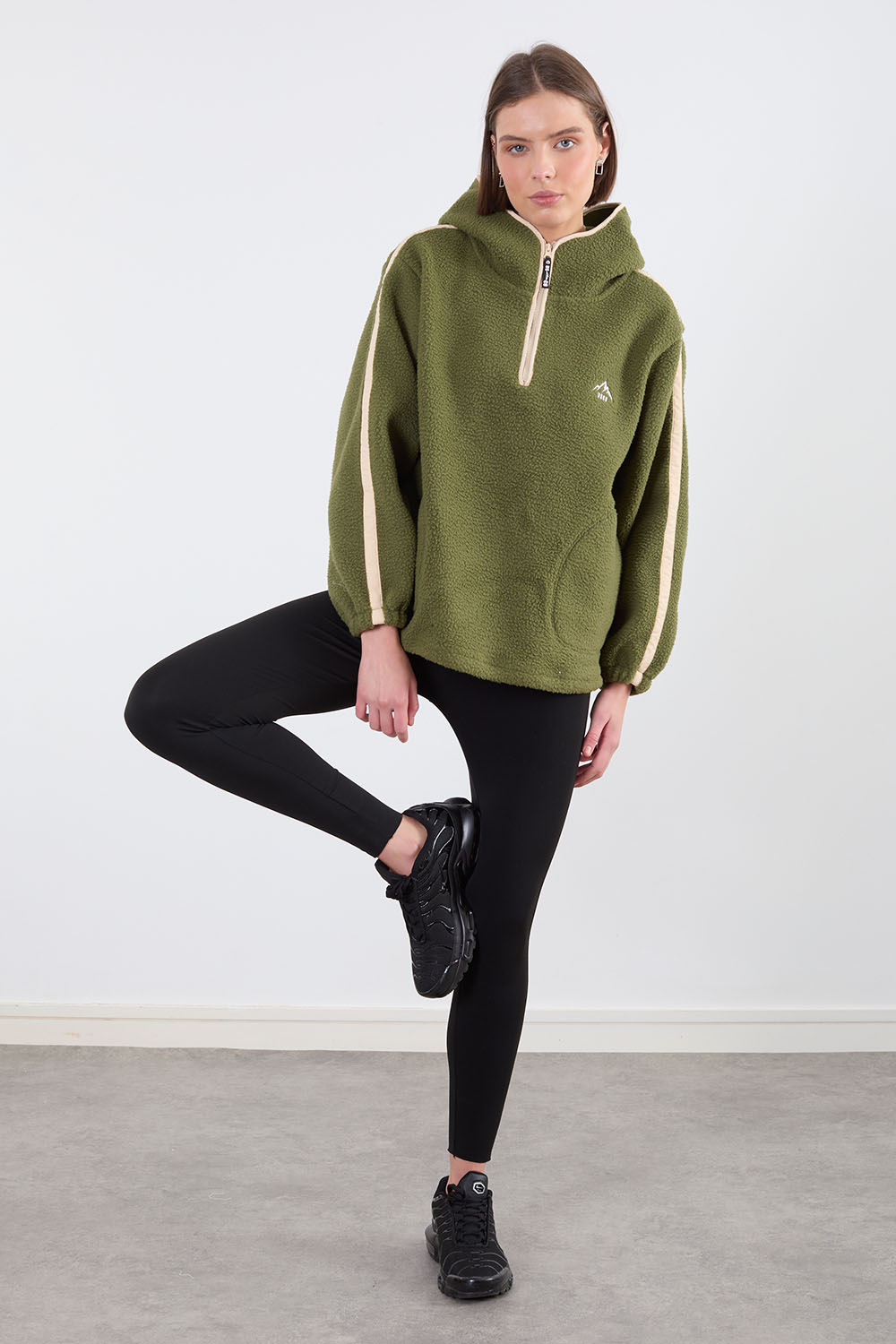 Cailyn Hooded Fleece In Khaki