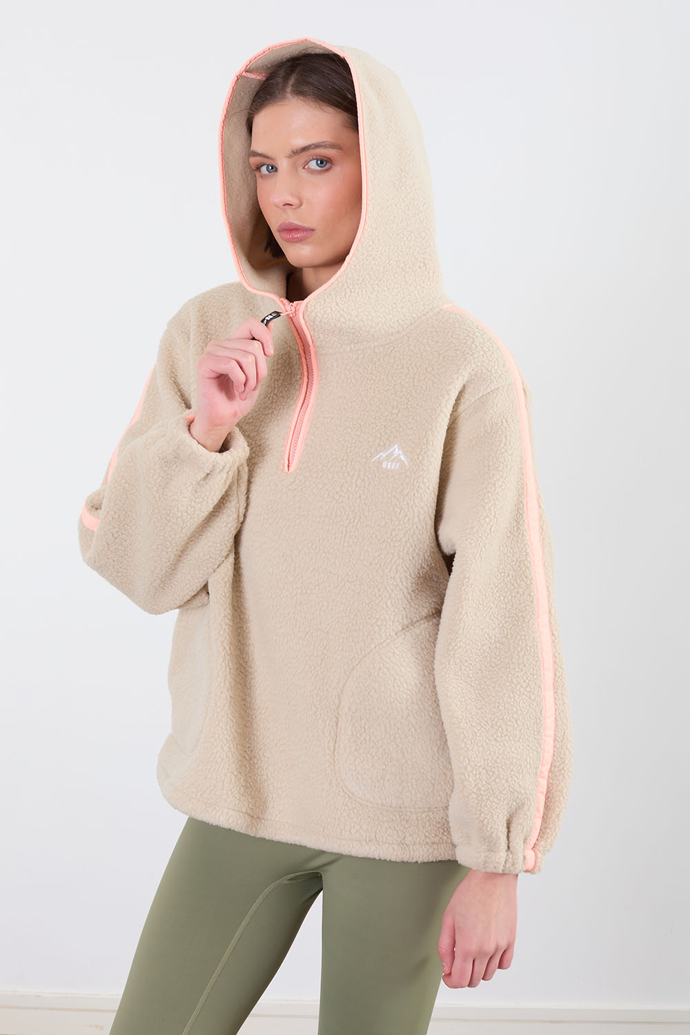 Cailyn Hooded Fleece In Stone