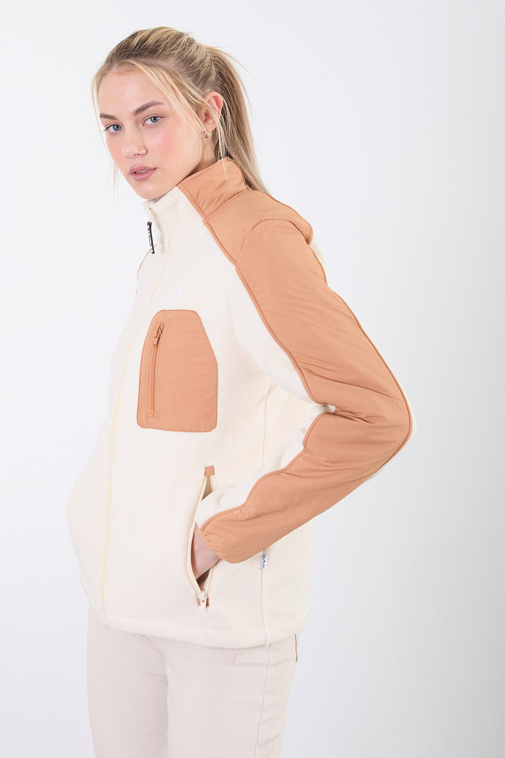 Isabella Panelled Fleece In Cashmere