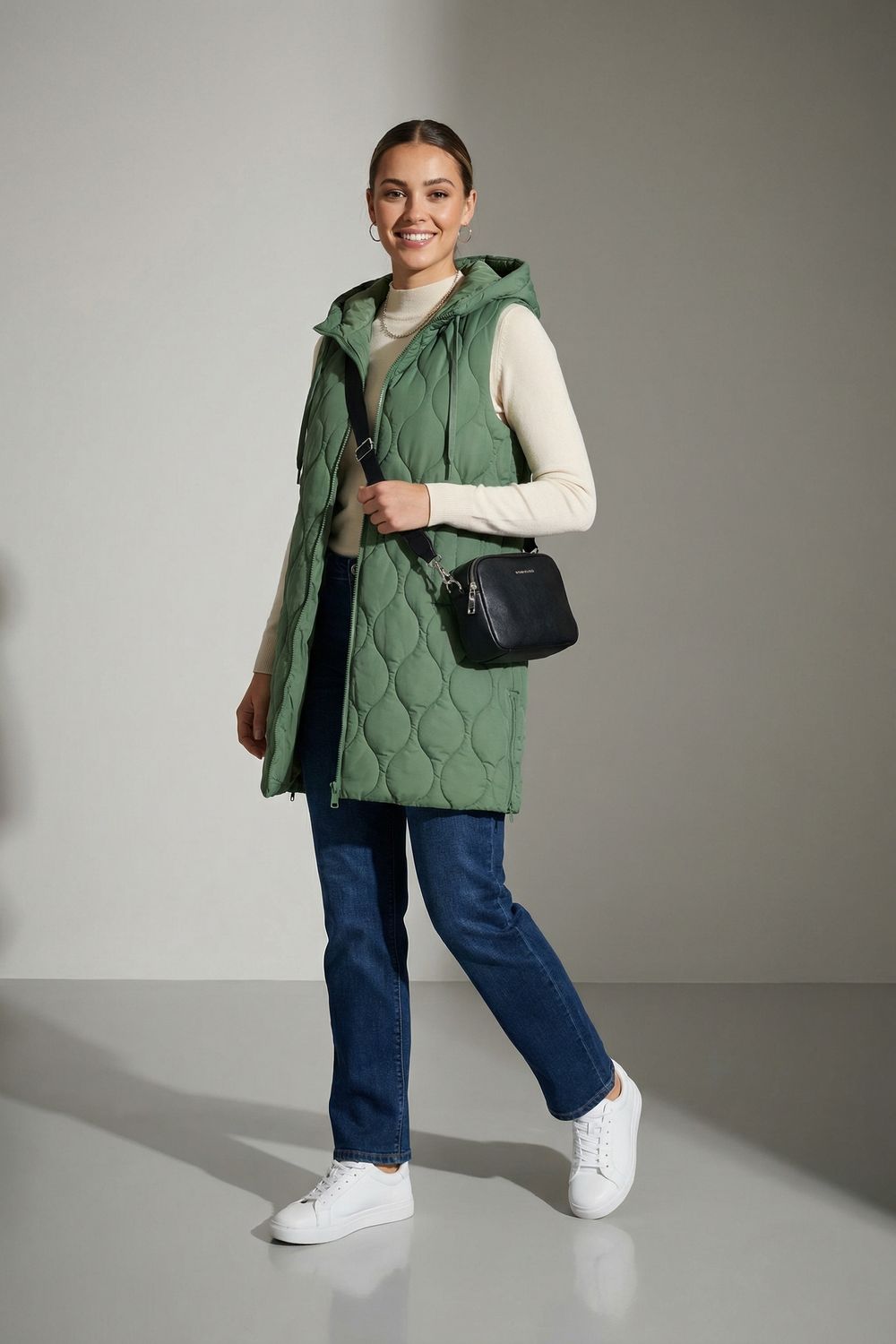 Julia Quilted Hood Gilet in Green