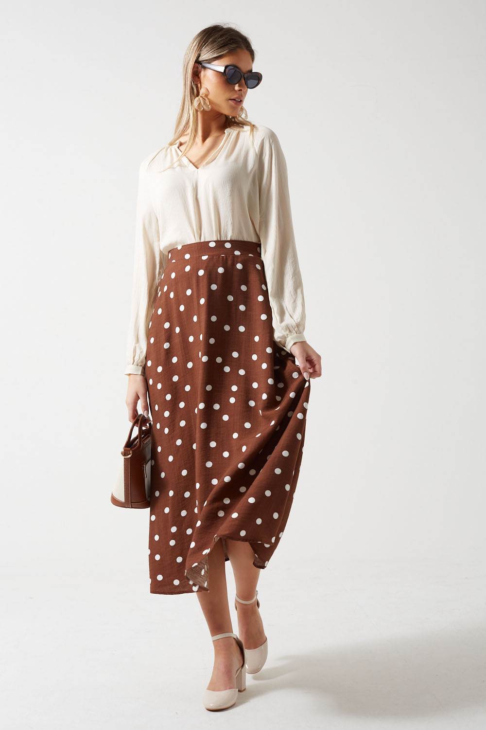 https://www.iclothing.com/media/catalog/product/1/0/10302648-downtown-brown-dots-21.jpg