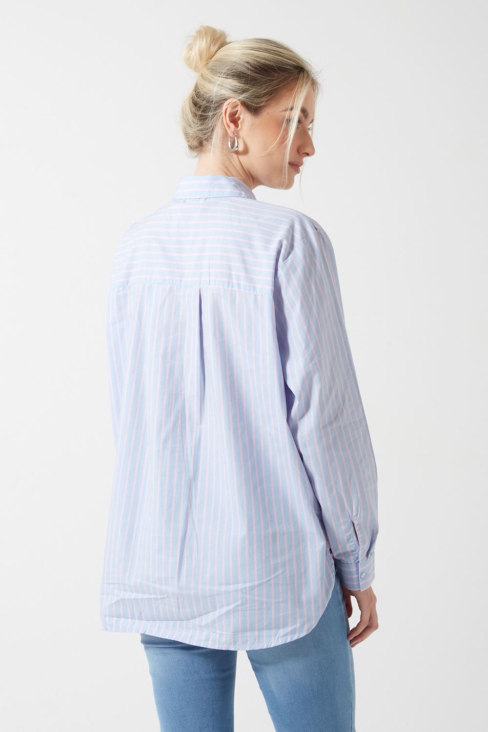 https://www.iclothing.com/media/catalog/product/1/5/15311948-cashmere-blue-bleached-22.jpg