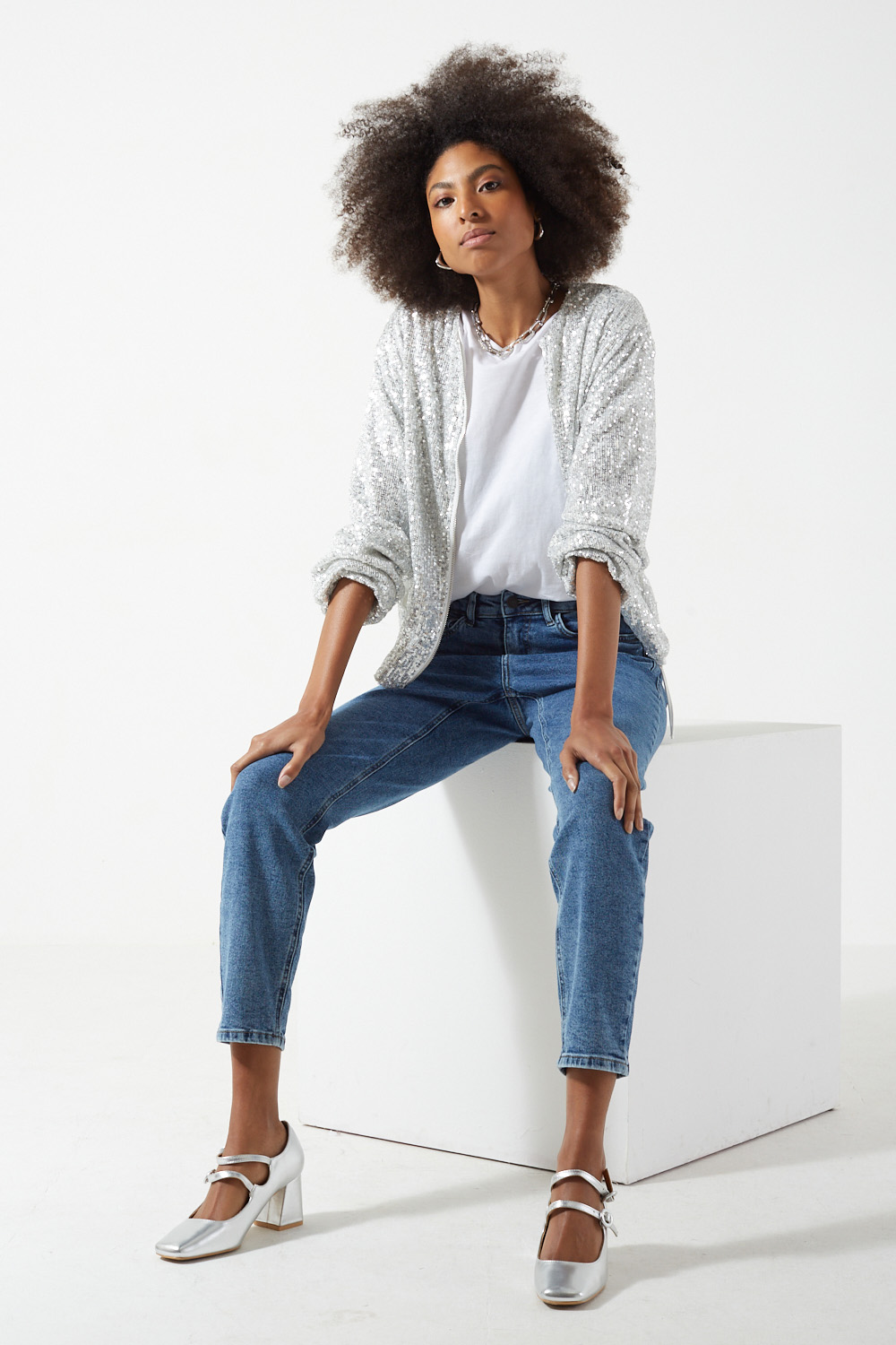 Moni HW Stoned Ankle Jeans in Blue29