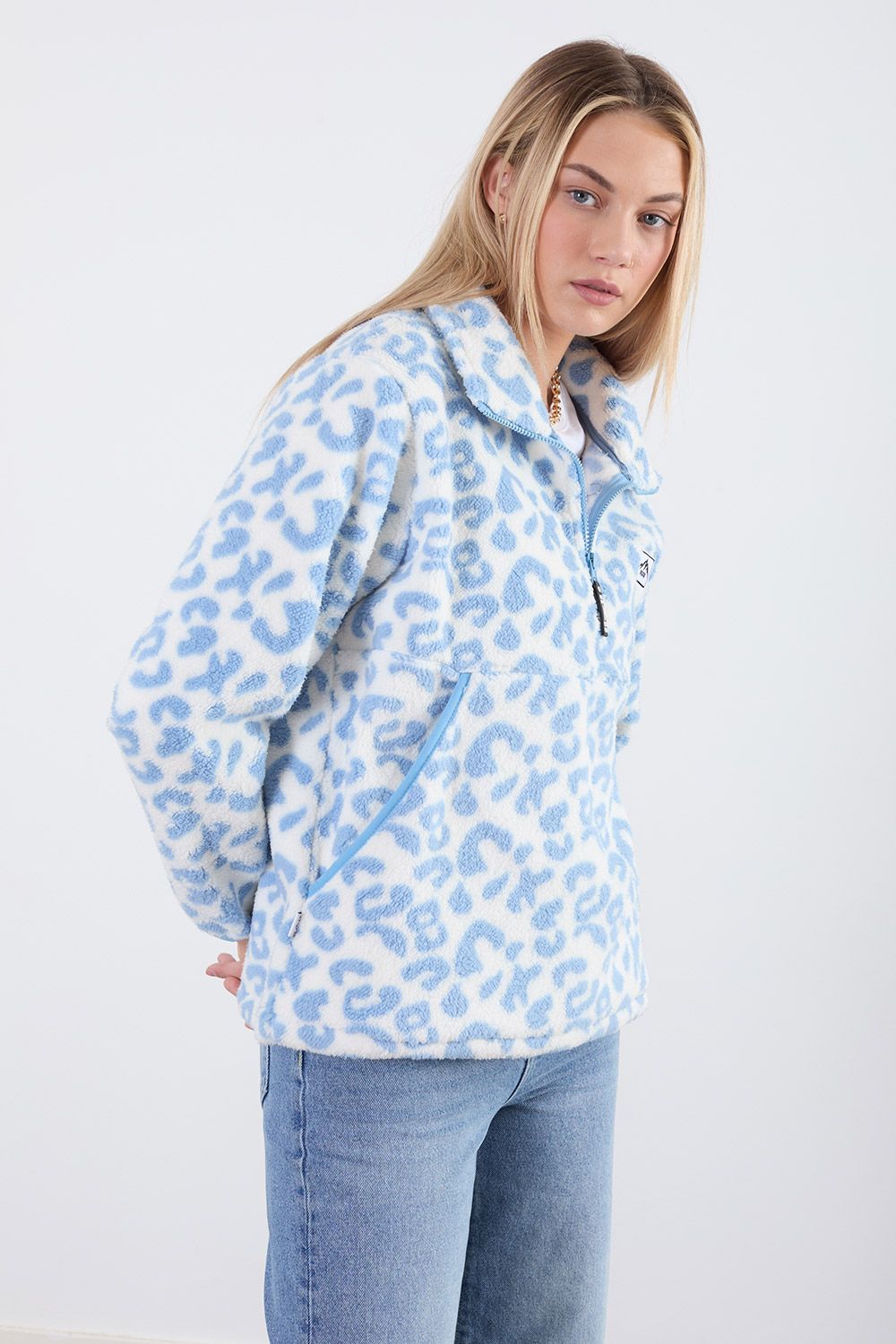 https://www.iclothing.com/media/catalog/product/4/5/45508-blue-leo-003.jpg