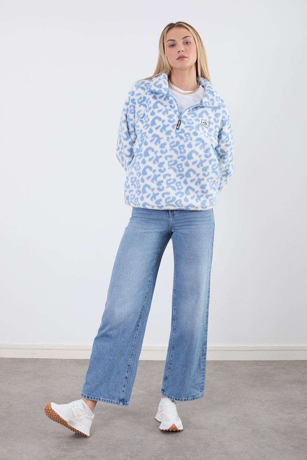 https://www.iclothing.com/media/catalog/product/4/5/45508-blue-leo-007.jpg