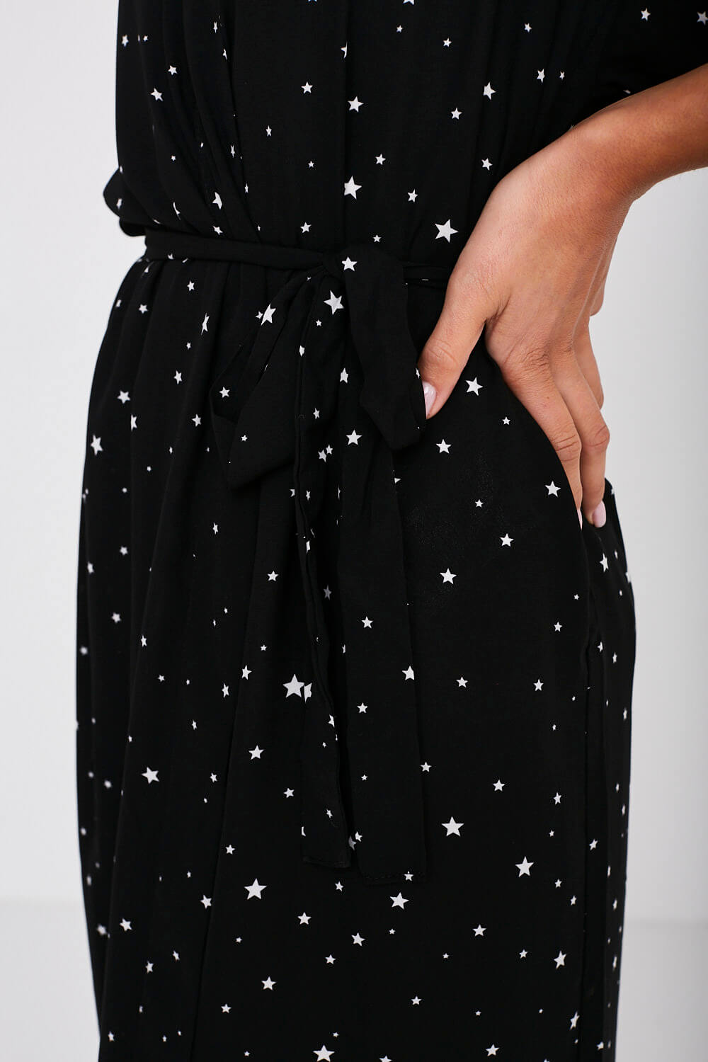 https://www.iclothing.com/media/catalog/product/a/l/alma_star_kimono_dress_in_black-3.jpg