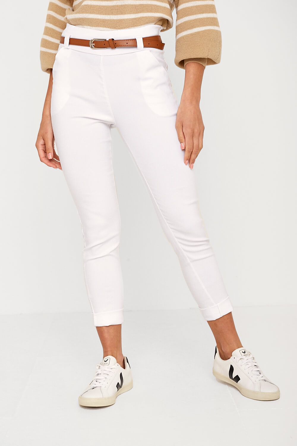 https://www.iclothing.com/media/catalog/product/a/m/amara_3_4_length_trousers_in_white-1.jpg