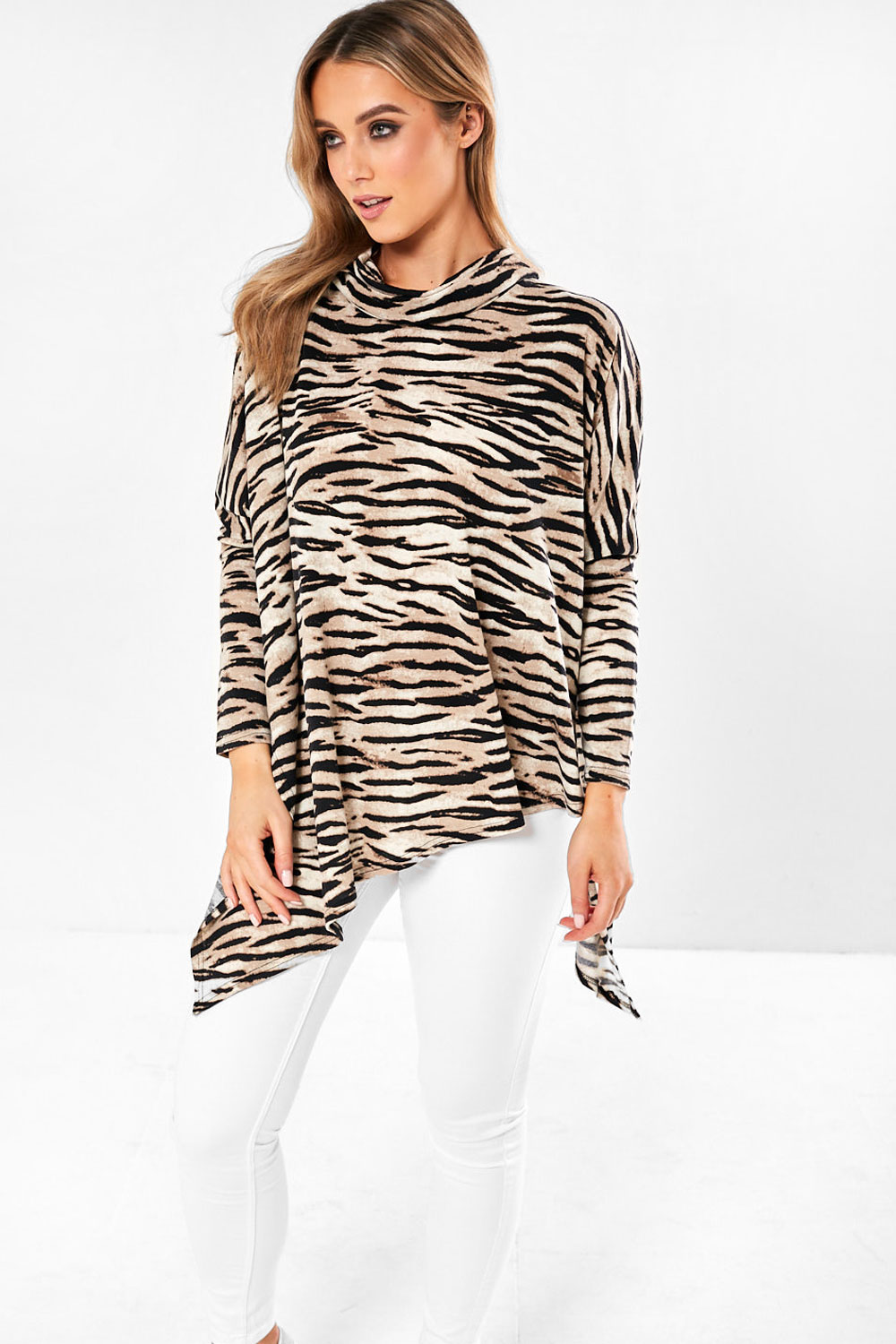 https://www.iclothing.com/media/catalog/product/a/o/aoife_oversized_top_in_zebra_print-6.jpg
