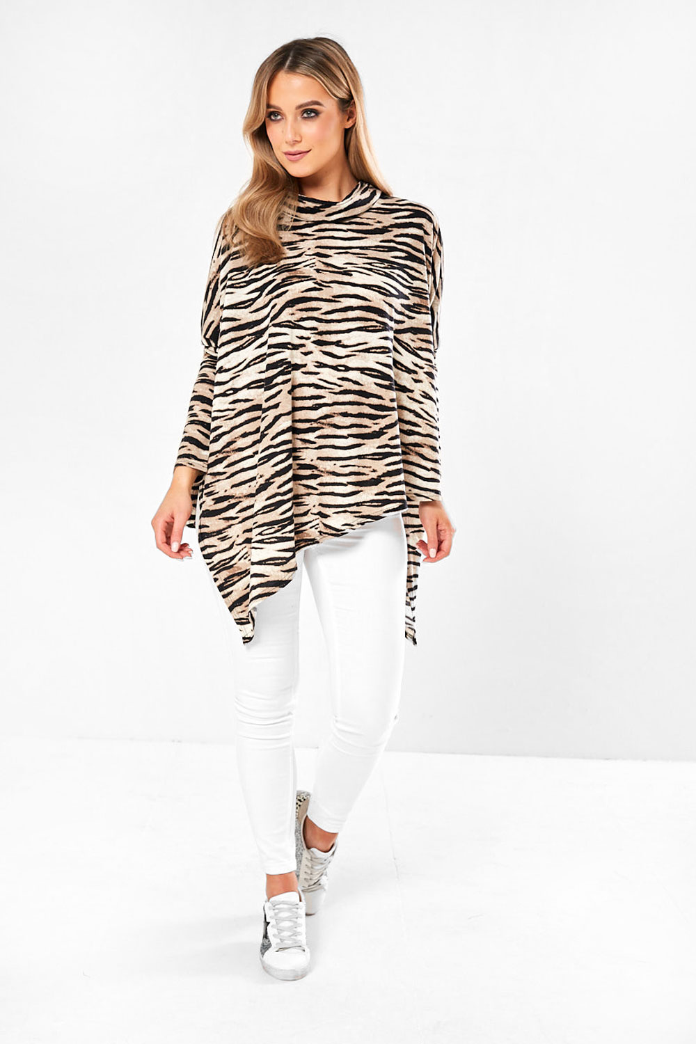 https://www.iclothing.com/media/catalog/product/a/o/aoife_oversized_top_in_zebra_print-8.jpg