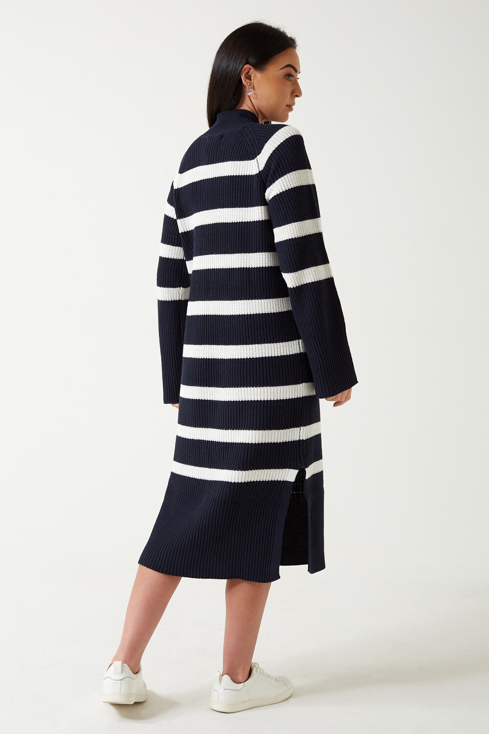 https://www.iclothing.com/media/catalog/product/b/a/baia_stripe_knit_long_jumper_dress_in_navy-3.jpg
