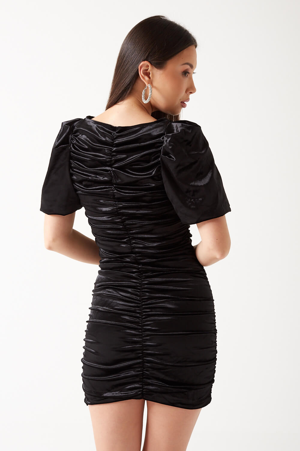 https://www.iclothing.com/media/catalog/product/b/e/beate_ruched_short_dress_in_black-2.jpg